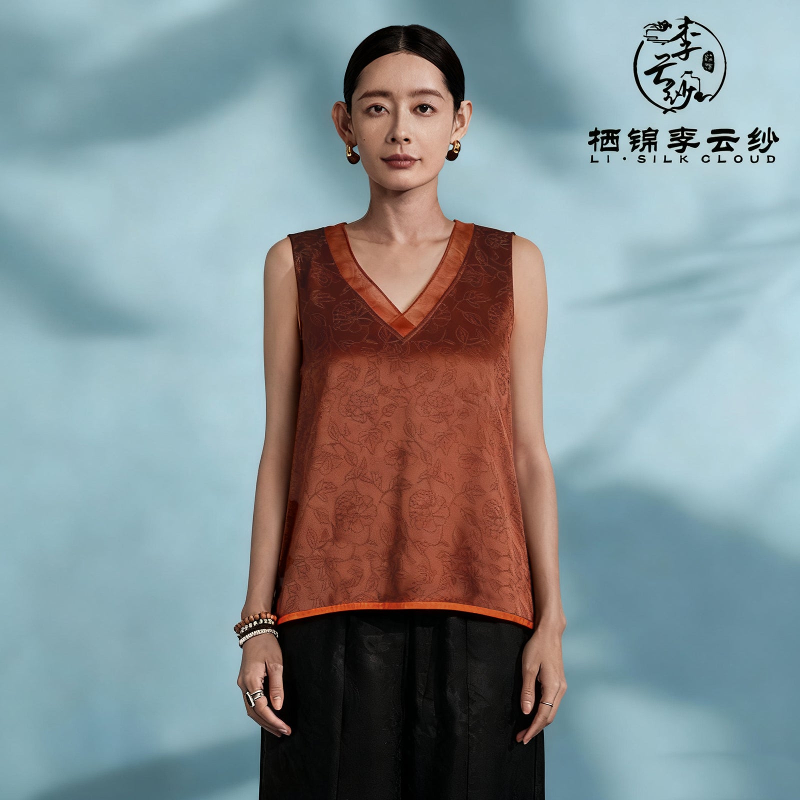 New Chinese TOP|Embroidery V-Neck|Universal Flattering Fit Guangdong Black Pearl Gambiered Guangdong Gauze xiangyunsha