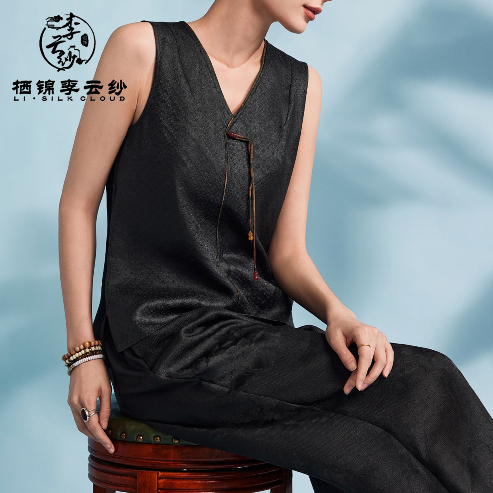 V-Neck Vest Top - 100% Mulberry Silk, Chinese Style, Elegant Sleevel Guangdong Black Pearl Gambiered Guangdong Gauze xiangyunsha