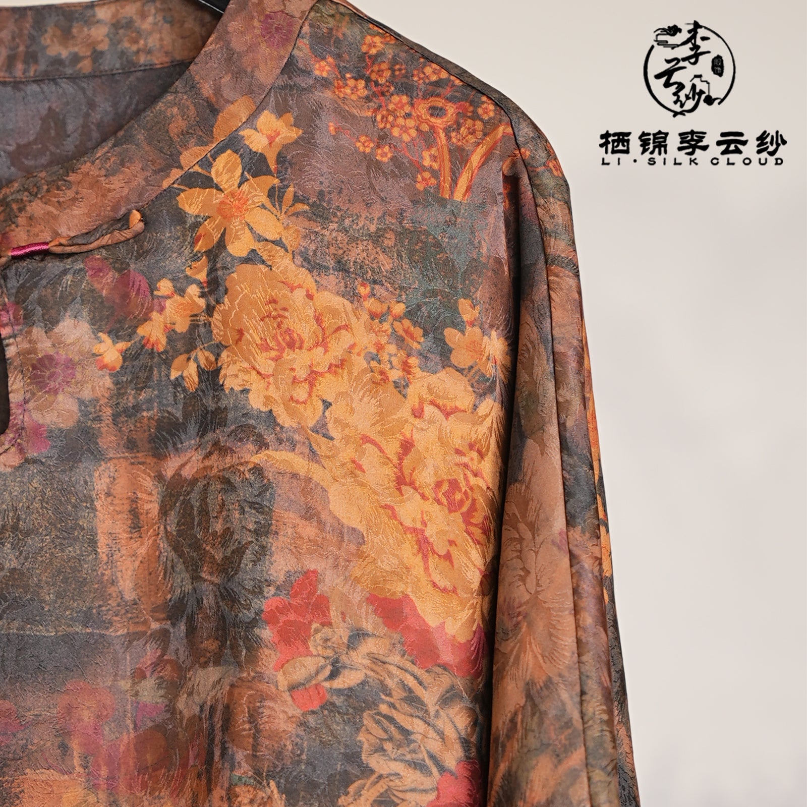 New Chinese-style short-sleeved shirt | Elegant embroidery design |Plate fastener details + modern cut | Sweat-wicking and breathable Guangdong Black Pearl Gambiered Guangdong Gauze xiangyunsha