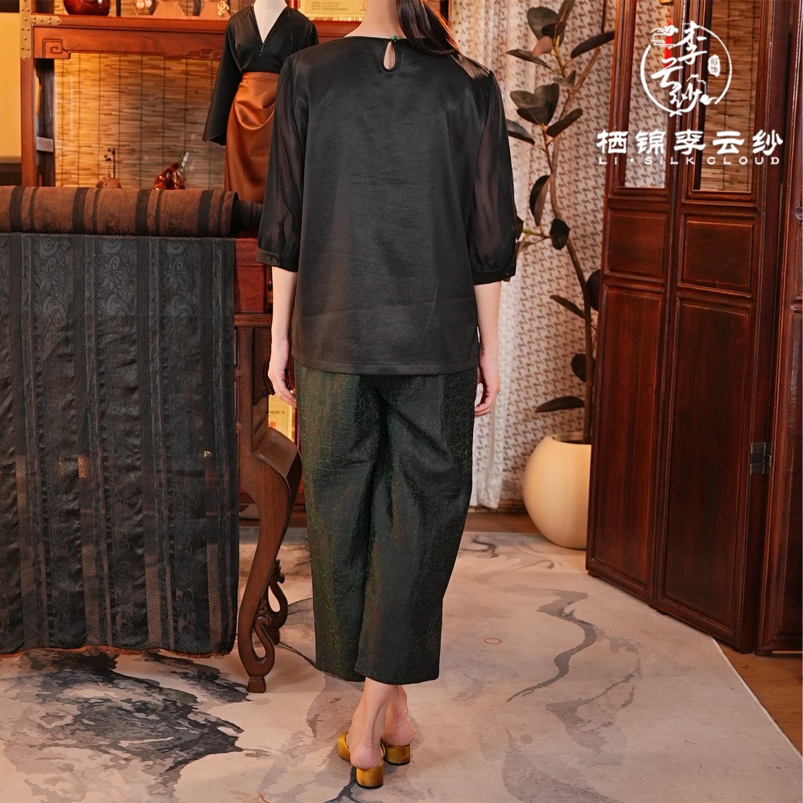 Chinese Style Casual Top | Cloud Feeling Skin Friendly Fabric Must Have for Summer in Southeast Asia |Guangdong Black Pearl Gambiered Guangdong Gauze xiangyunsha
