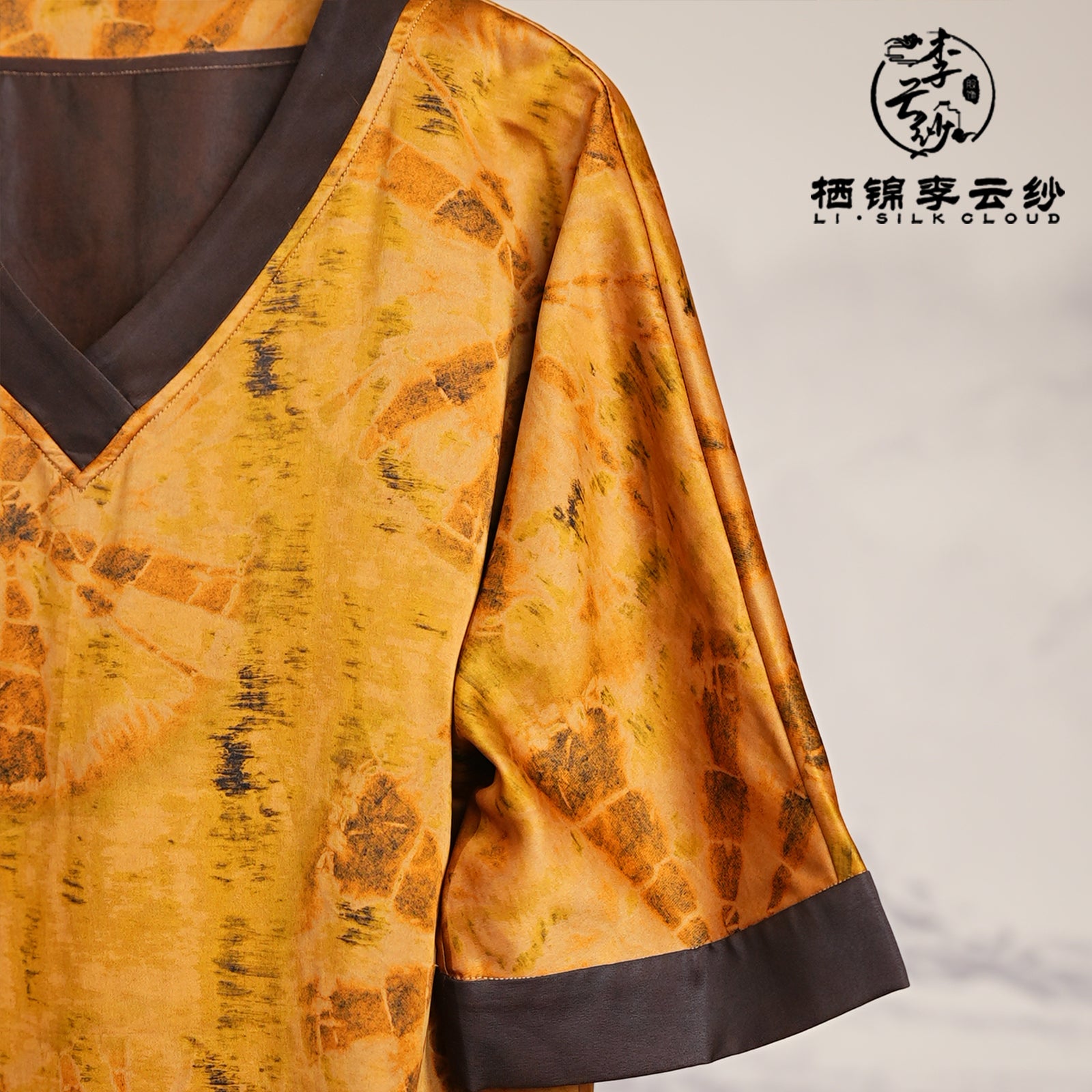 Xiangyunsha TOP .reserved elegance · Matte silk feel Guangdong Black Pearl Gambiered Guangdong Gauze xiangyunsha