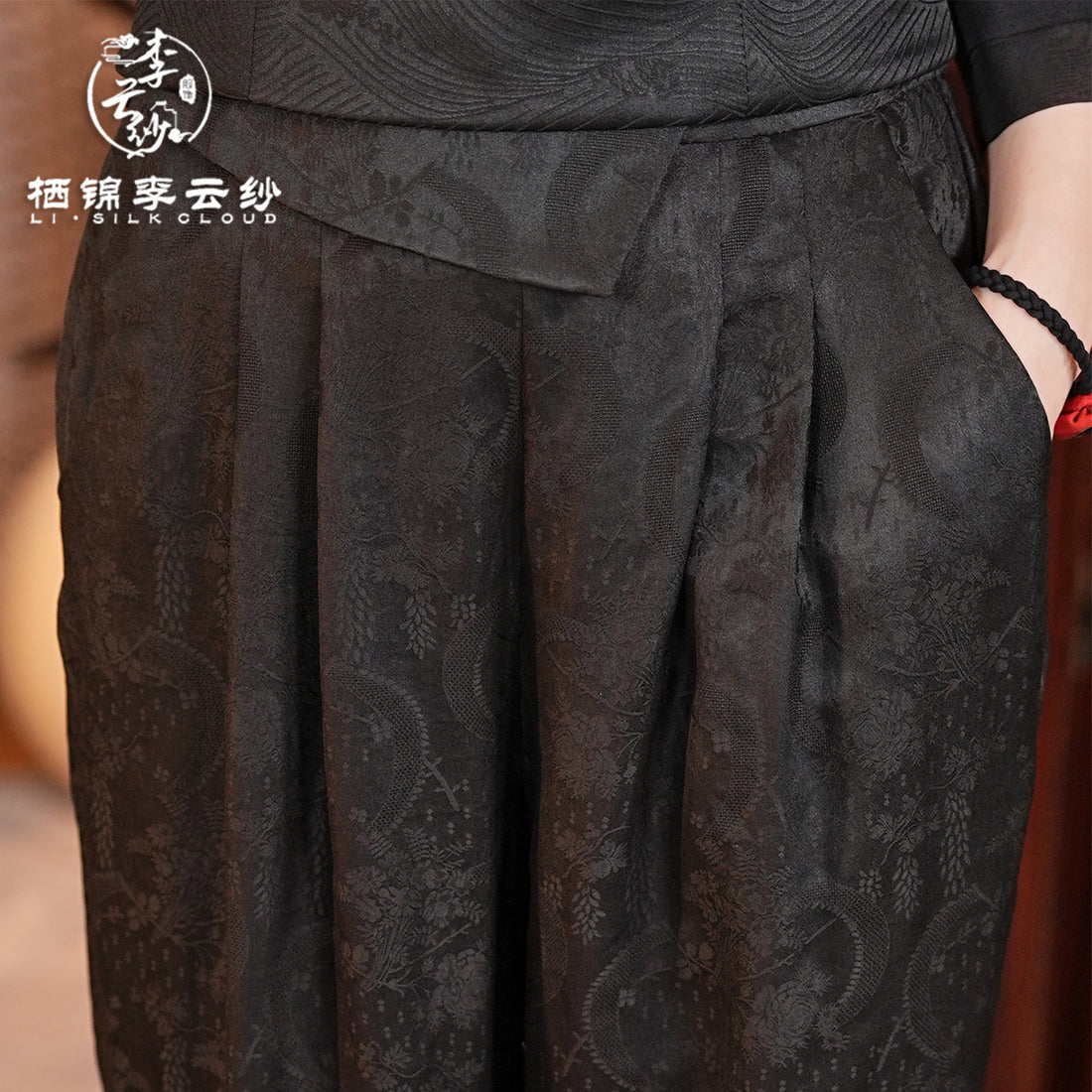 New Chinese-style Xiangyunsha pants | Breathable silk fabric | Slimming cut | Suitable for the hot climate of South east Asia   Guangdong Black Pearl Gambiered Guangdong Gauze xiangyunsha