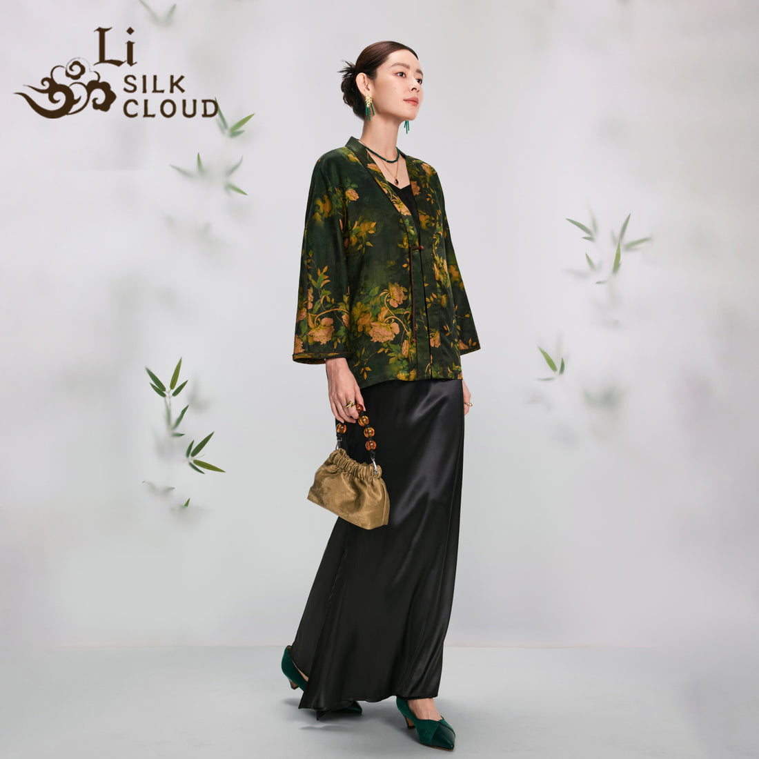 Peony Forest Green Gambiered Silk Jacket Chinese StyleFlattering Neck Shoulder Regal   Guangdong Black PearGambiered Guangdong Gauze xiangyunsha