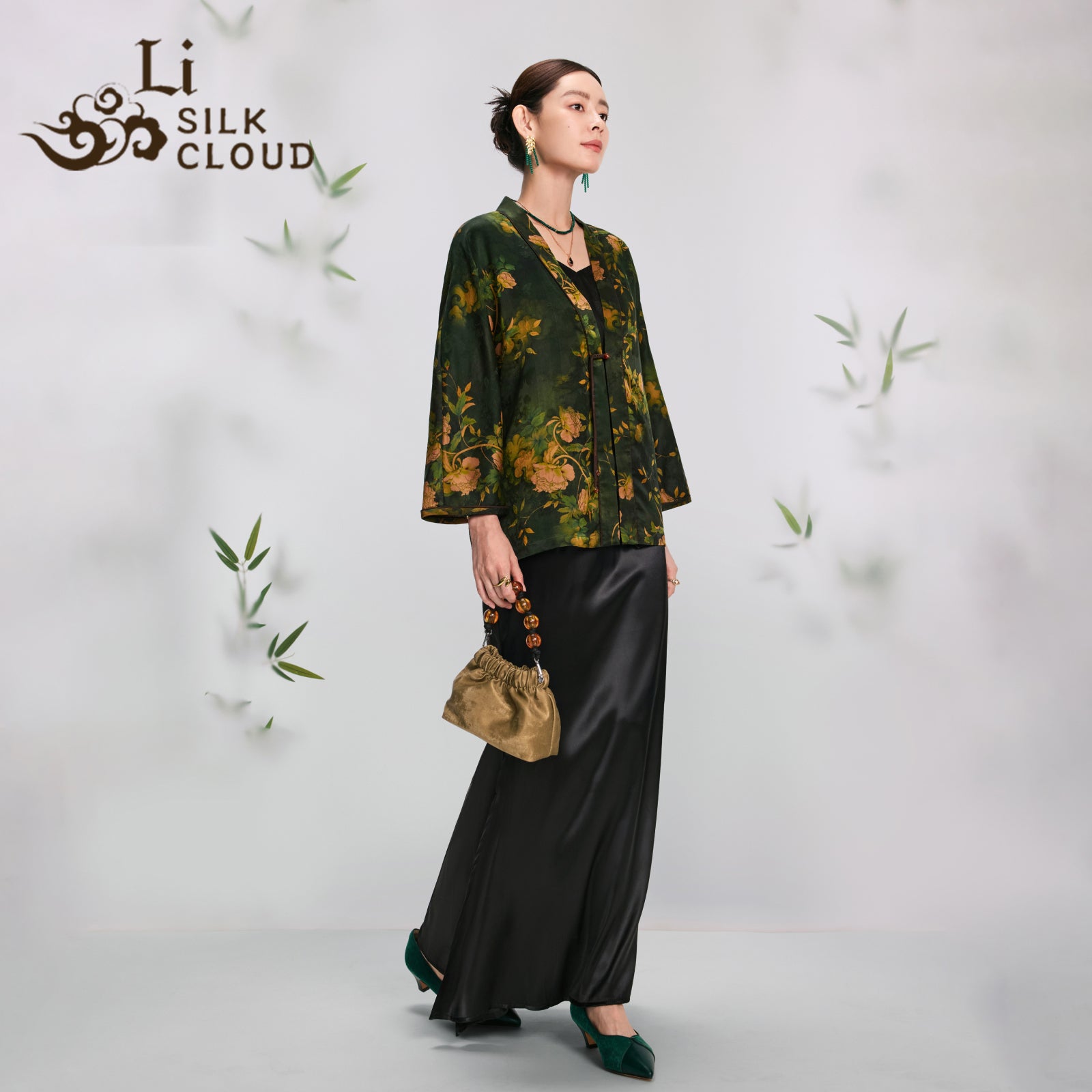 Peony Forest Green Gambiered Silk Jacket Chinese StyleFlattering Neck Shoulder Regal   Guangdong Black PearGambiered Guangdong Gauze xiangyunsha