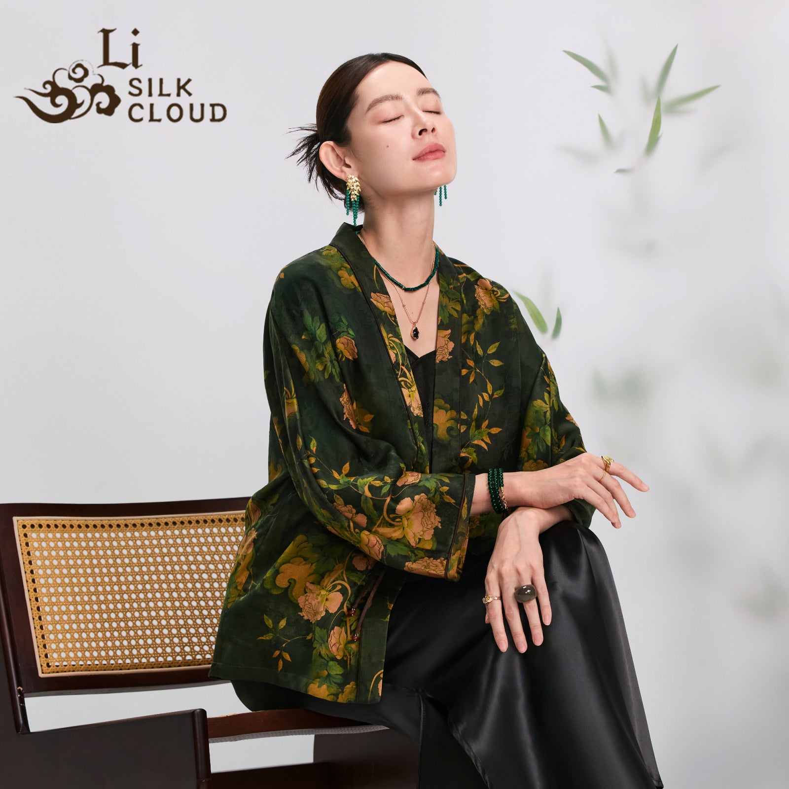 Peony Forest Green Gambiered Silk Jacket Chinese StyleFlattering Neck Shoulder Regal   Guangdong Black PearGambiered Guangdong Gauze xiangyunsha