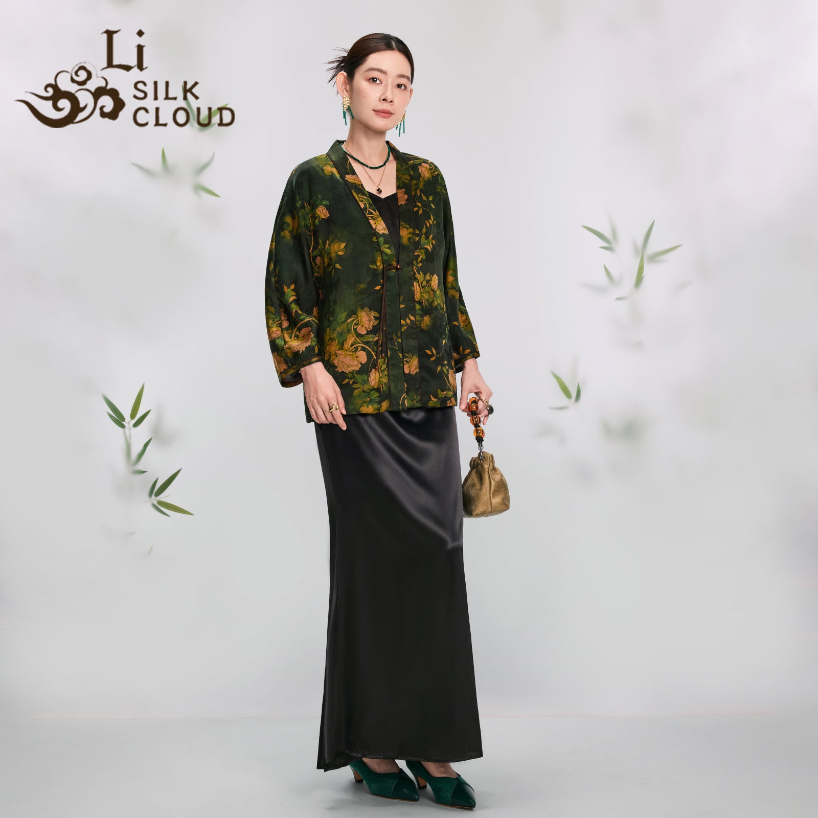 Peony Forest Green Gambiered Silk Jacket Chinese StyleFlattering Neck Shoulder Regal   Guangdong Black PearGambiered Guangdong Gauze xiangyunsha