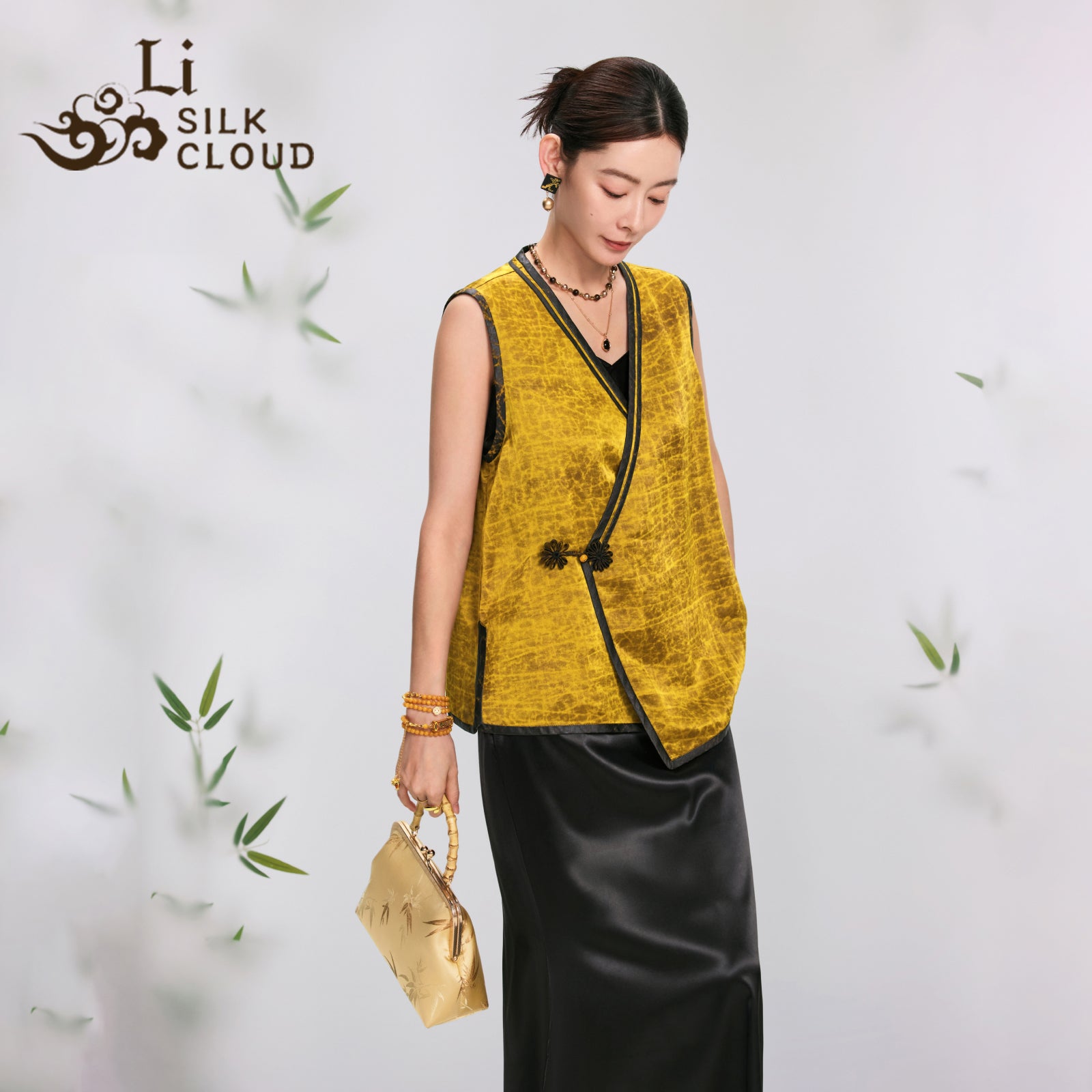 100%Silk New Chinese Style Yellow Sleeveless Vest l Chinese knot button Elegant Comfortable Luxury Wear  Guangdong Black Pearl Gambiered Guangdong Gauze xiangyunsha