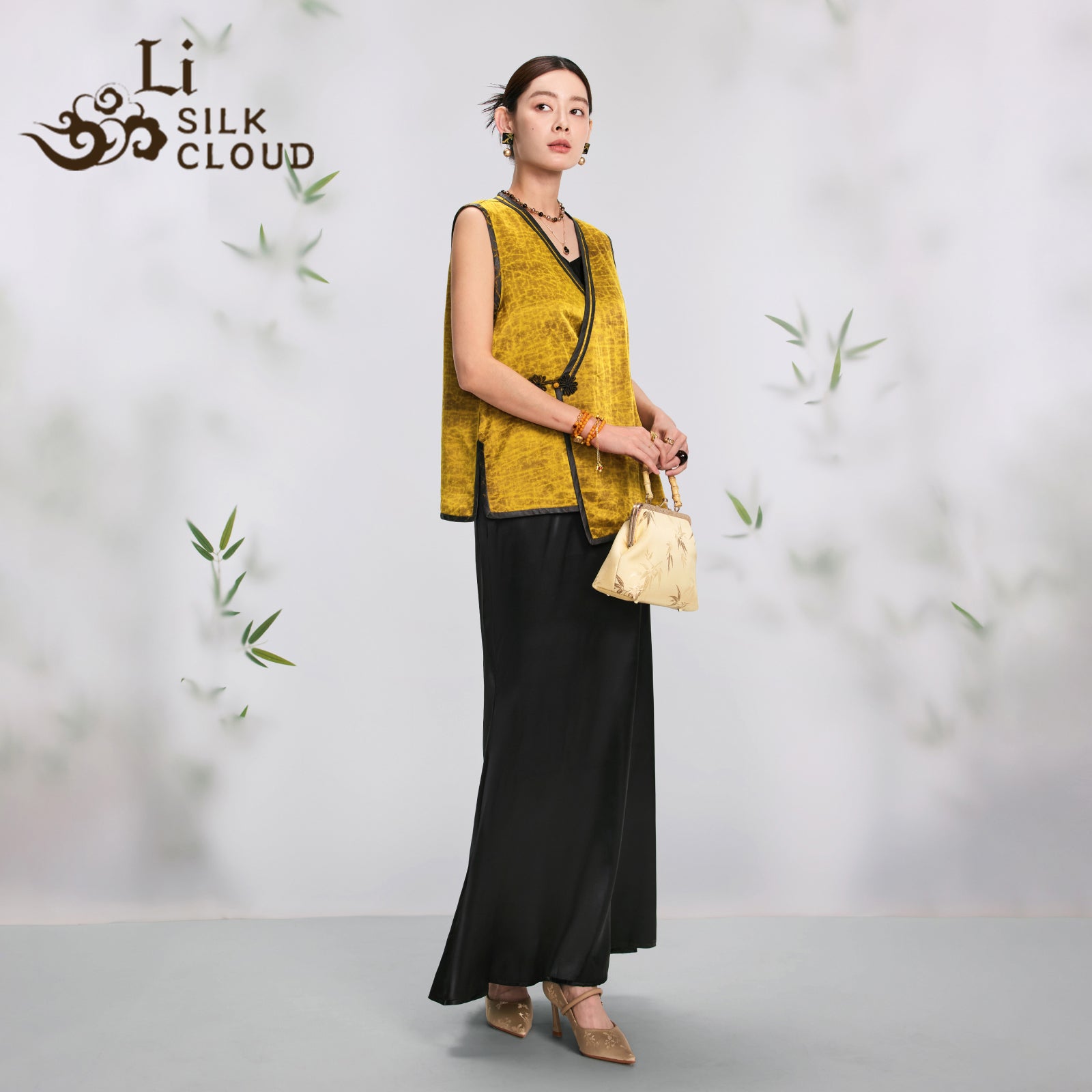 100%Silk New Chinese Style Yellow Sleeveless Vest l Chinese knot button Elegant Comfortable Luxury Wear  Guangdong Black Pearl Gambiered Guangdong Gauze xiangyunsha