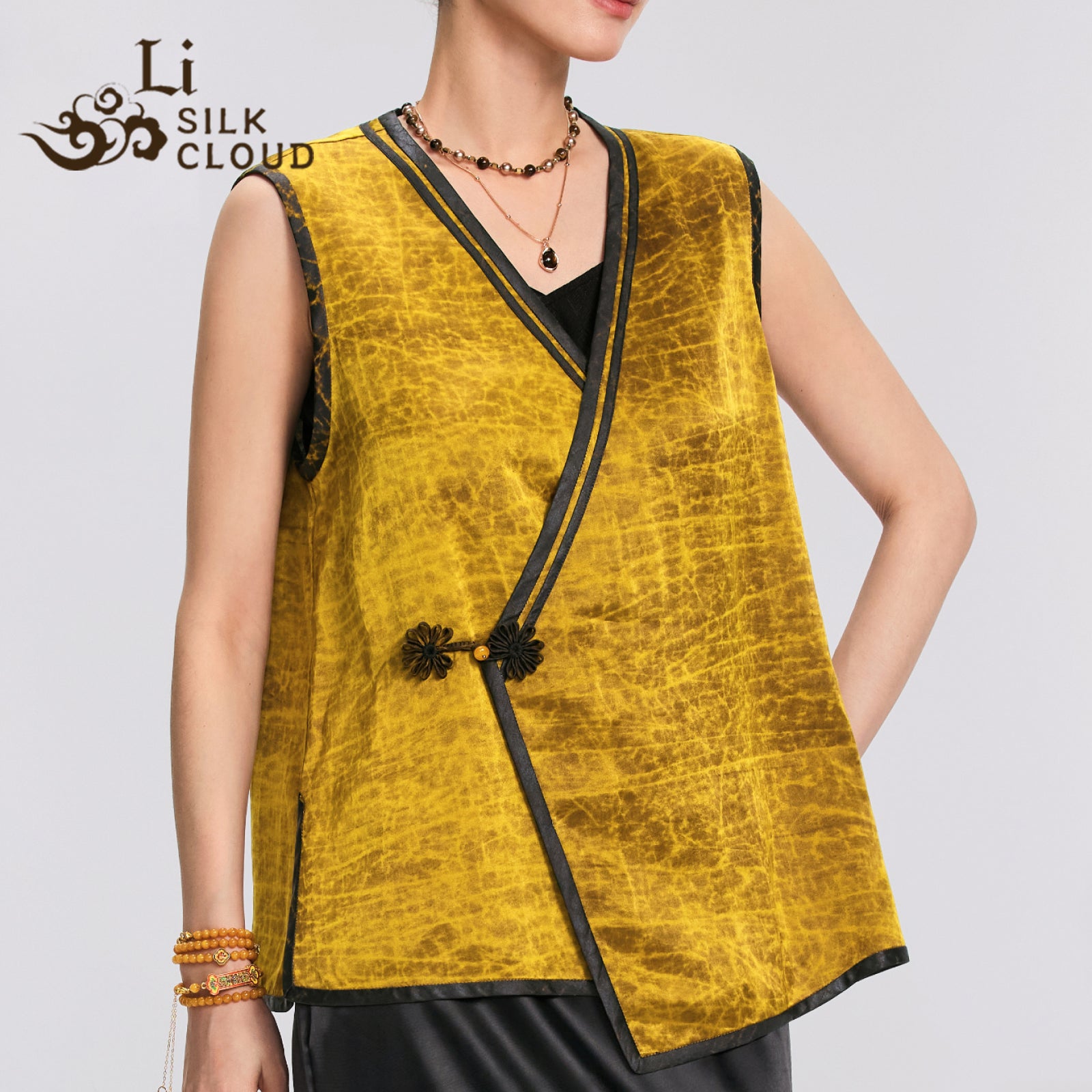 100%Silk New Chinese Style Yellow Sleeveless Vest l Chinese knot button Elegant Comfortable Luxury Wear  Guangdong Black Pearl Gambiered Guangdong Gauze xiangyunsha