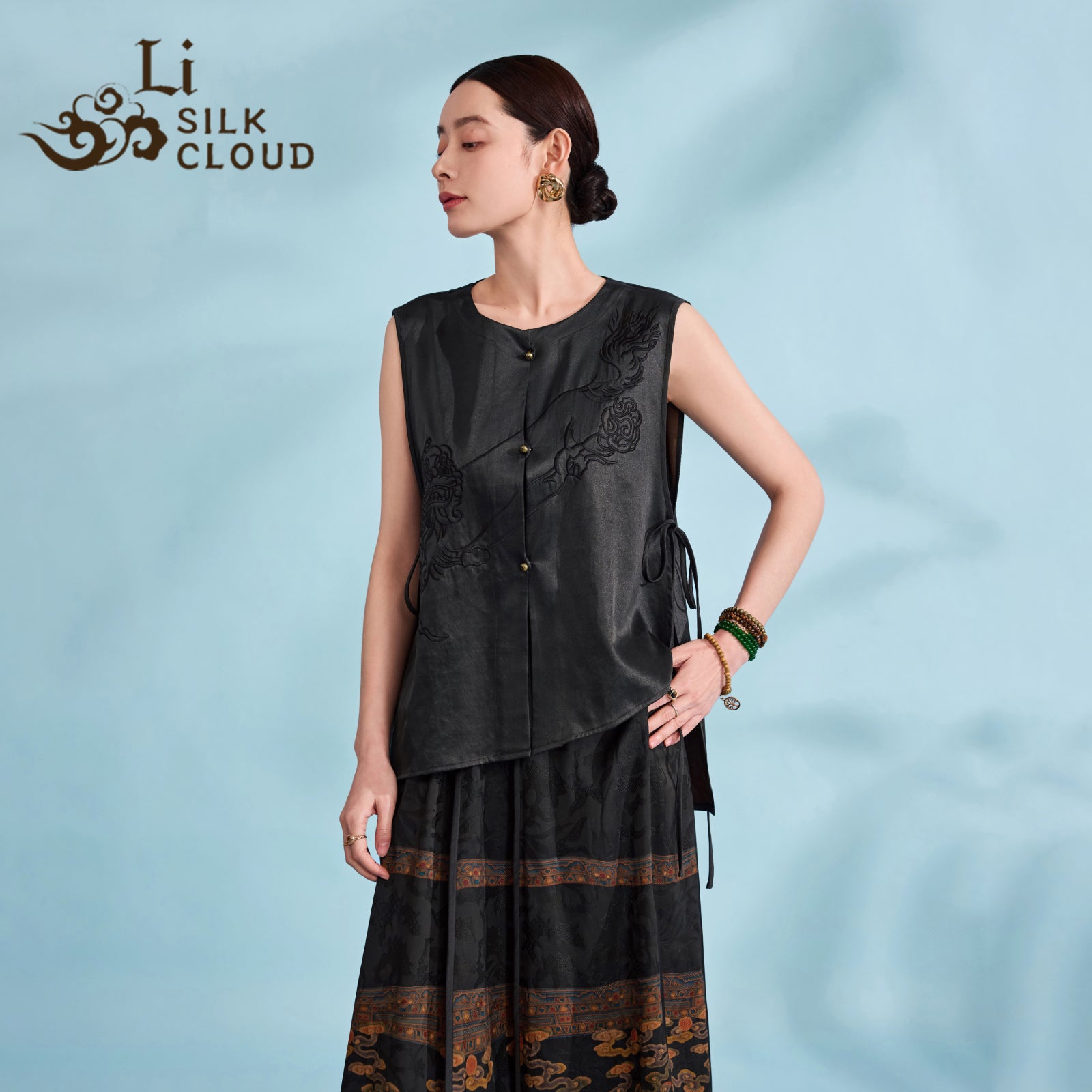 Xiangyunsha Vest Chinese Style Hand-Embroidered Sleeveless Single Button Summer Lightweight 100 Silk Guangdong Black Pearl Gambiered Guangdong Gauze xiangyunsha