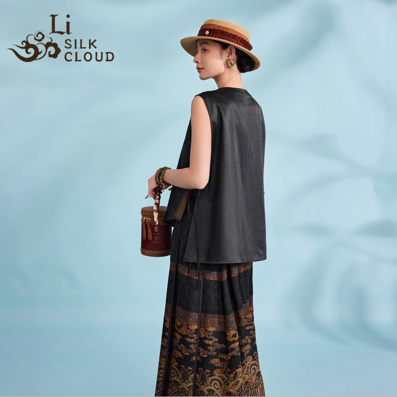 Xiangyunsha Vest Chinese Style Hand-Embroidered Sleeveless Single Button Summer Lightweight 100 Silk Guangdong Black Pearl Gambiered Guangdong Gauze xiangyunsha