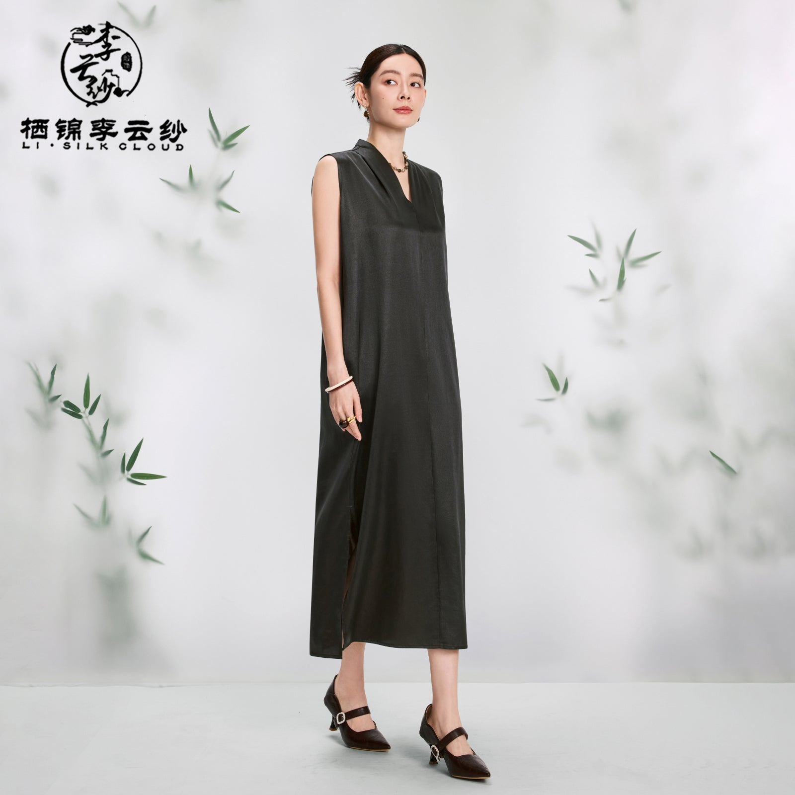 100% Silk Xiangyunsha Chinese Dress | Side Slit EleganceCooling Fluid Drape Guangdong Black Pearl GambieredGuangdong Gauze xiangyunsha
