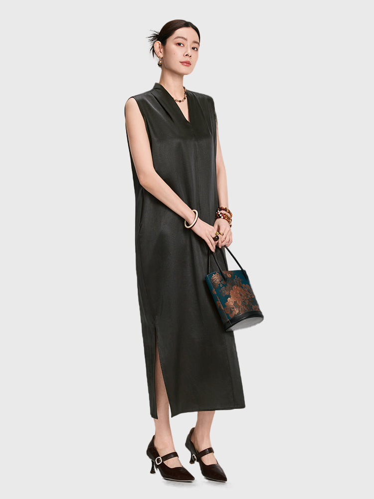 100% Silk Xiangyunsha Chinese Dress | Side Slit EleganceCooling Fluid Drape Guangdong Black Pearl GambieredGuangdong Gauze xiangyunsha