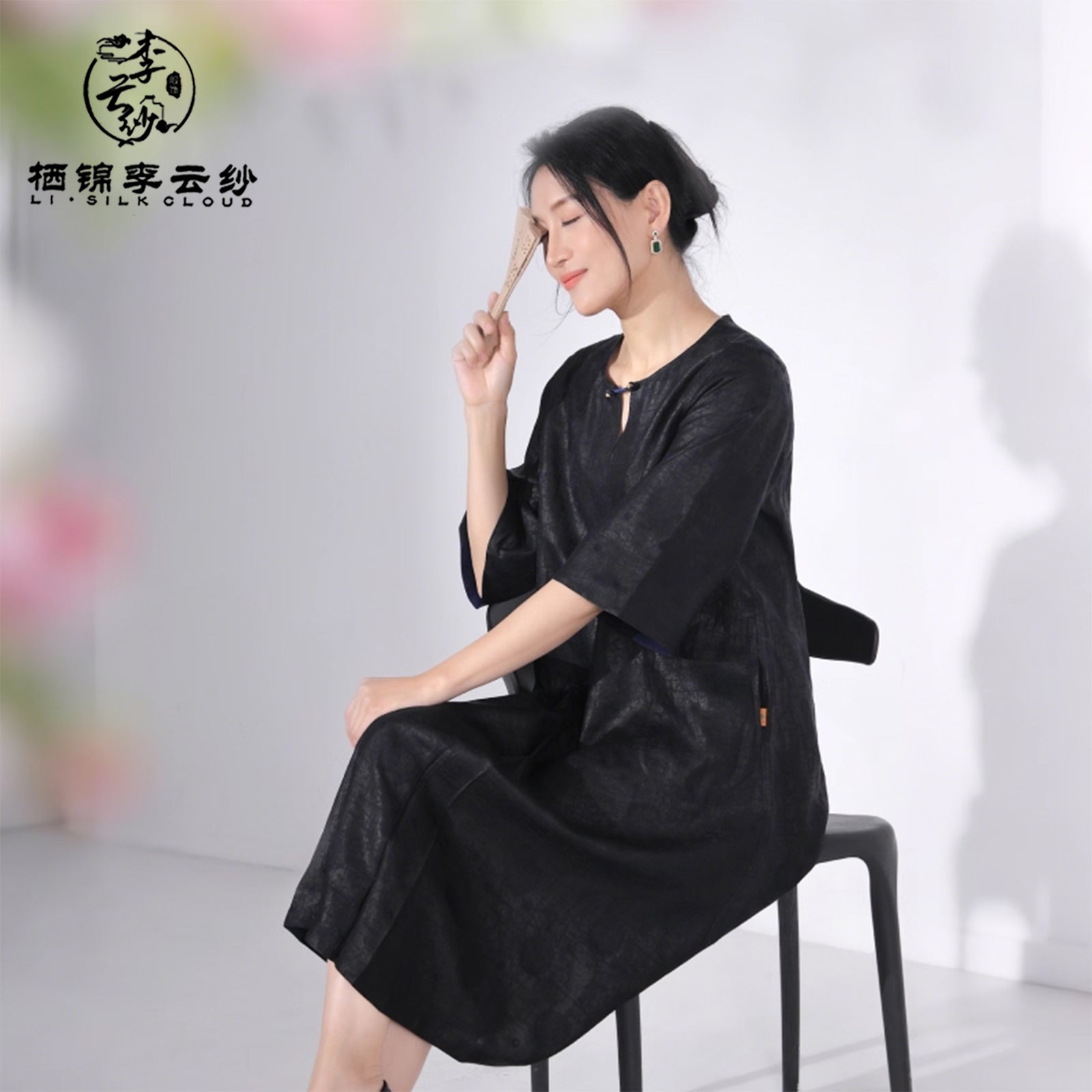New Chinese-style casual dress with eye-catching openwork details Guangdong Black Pearl Gambiered Guangdong  Gauze xiangyunsha