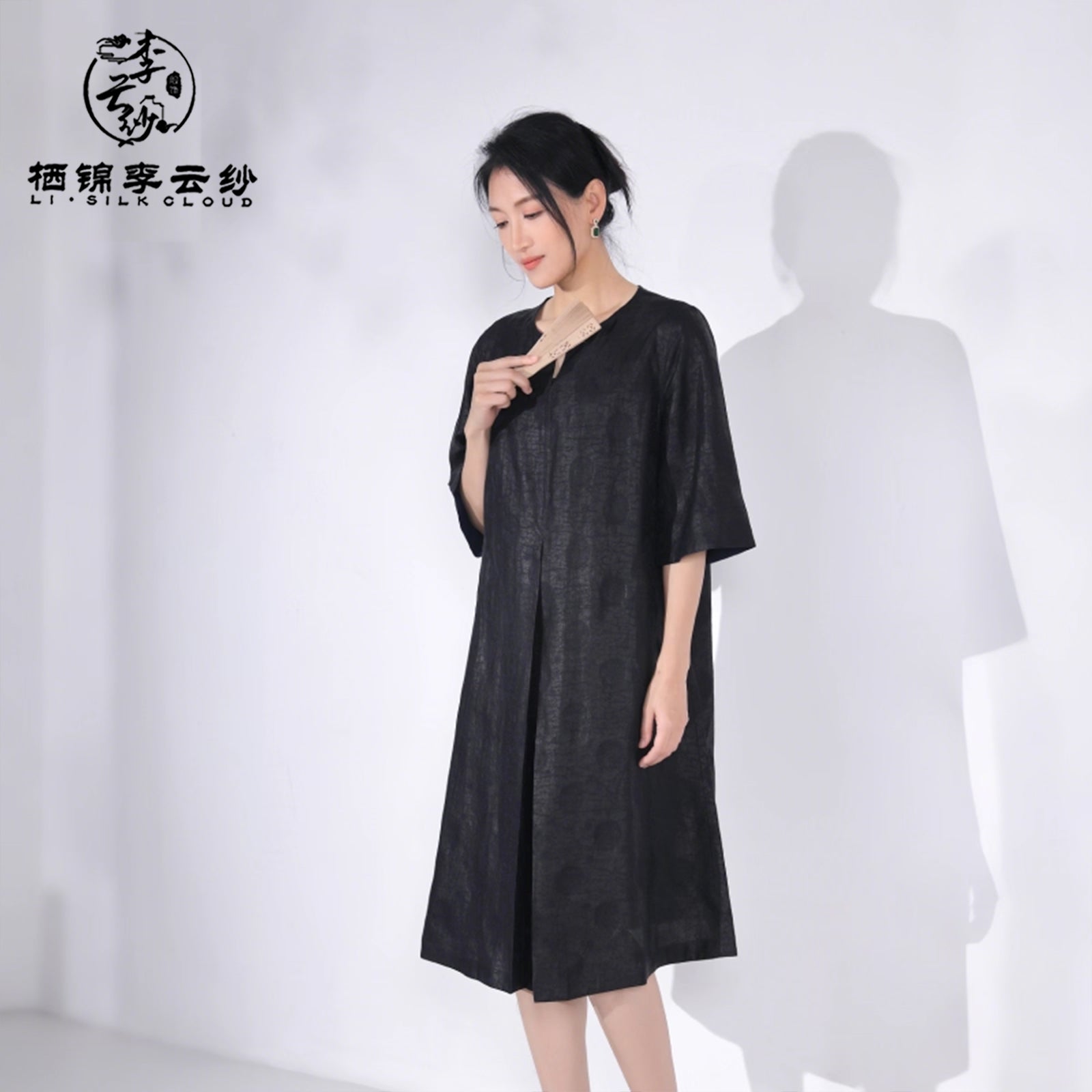 New Chinese-style casual dress with eye-catching openwork details Guangdong Black Pearl Gambiered Guangdong  Gauze xiangyunsha