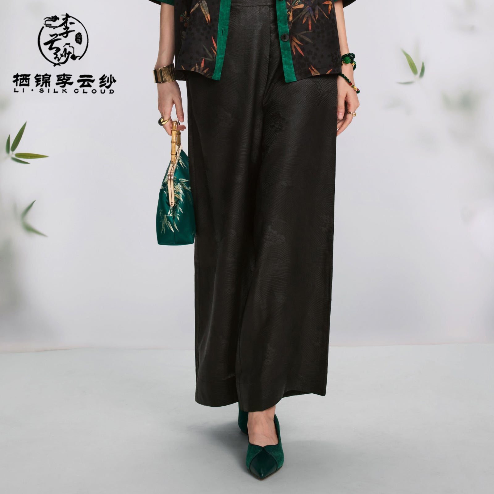 Xiangyunsha Minimalist Chinese Pants l Hidden PocketsMinimalist | Effortless Elegance for Any Occasion GuangdongBlack Pearl Gambiered Guangdong Gauze xiangyunsha