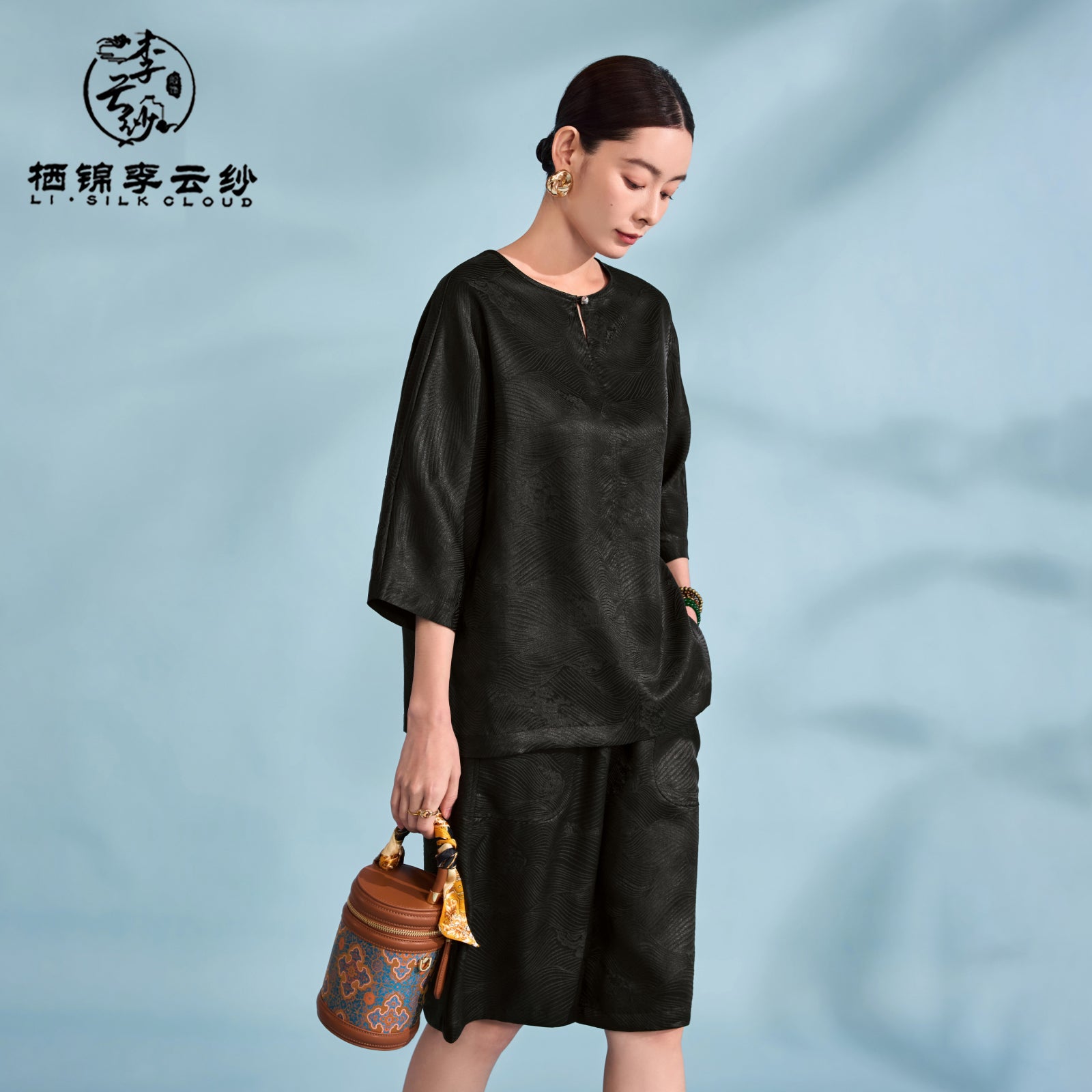 Half Sleeve Blouse - 100% Mulberry Silk，Comfortable Silk Top Guangdong Black Pearl Gambiered Guangdong Gauze xiangyunsha