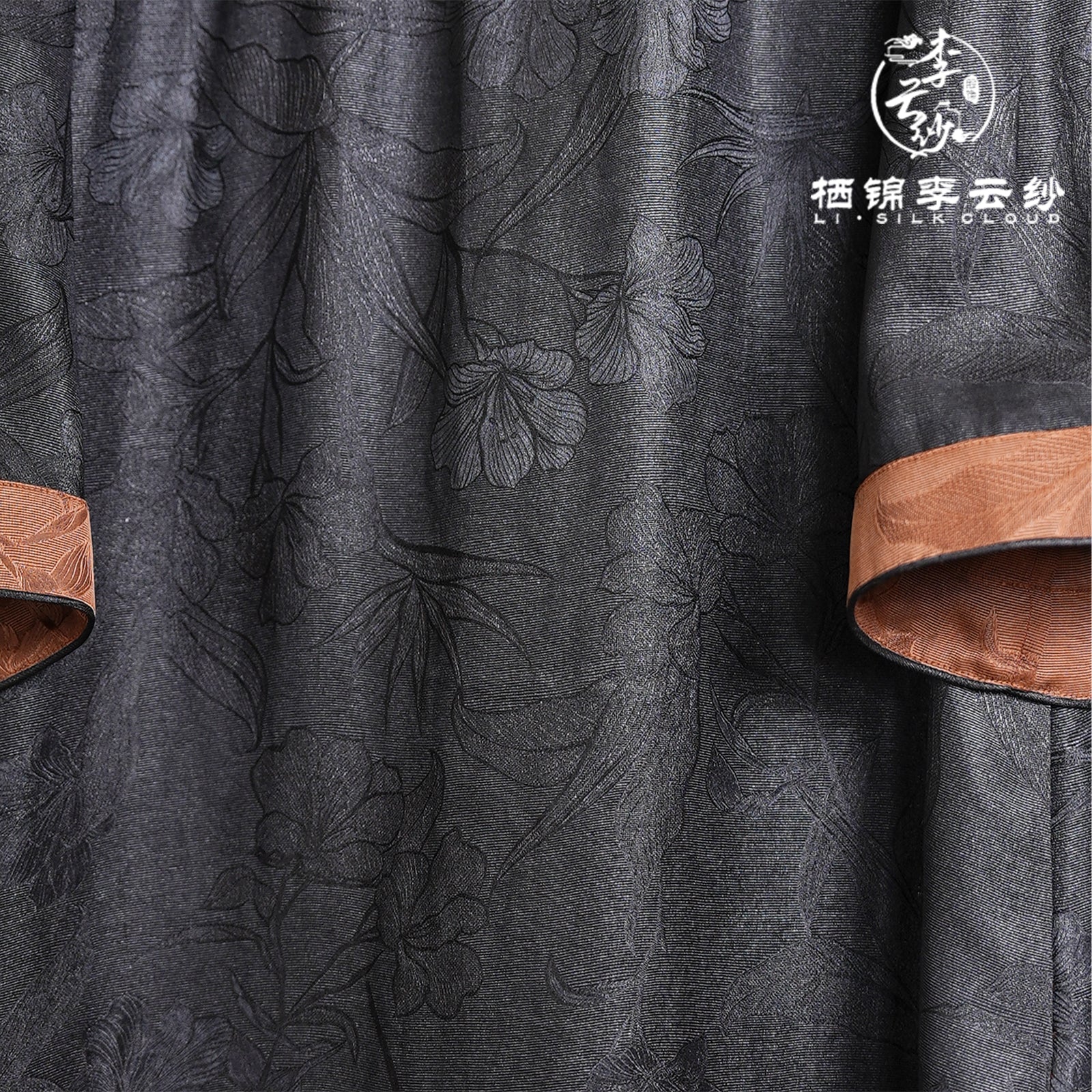 Xiangyunsha Retro Dress · Exquisite openwork side slit ·  Cooling breathable   Guangdong Black Pearl GambieredGuangdong Gauze xiangyunsha