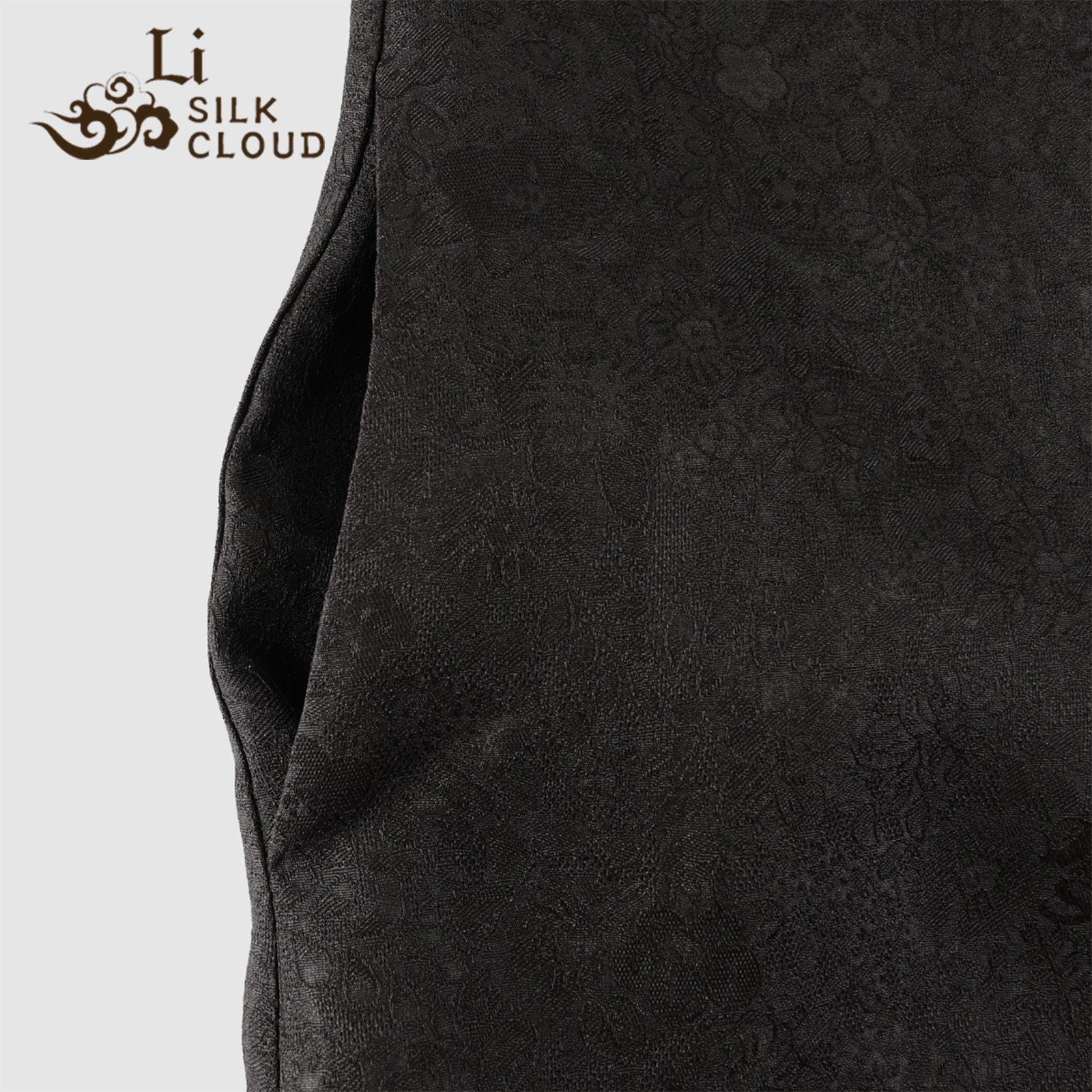Mature-style dress · slightly revealing the collarbone and decorate the neck   Guangdong Black Pearl GambieredGuangdong Gauze xiangyunsha