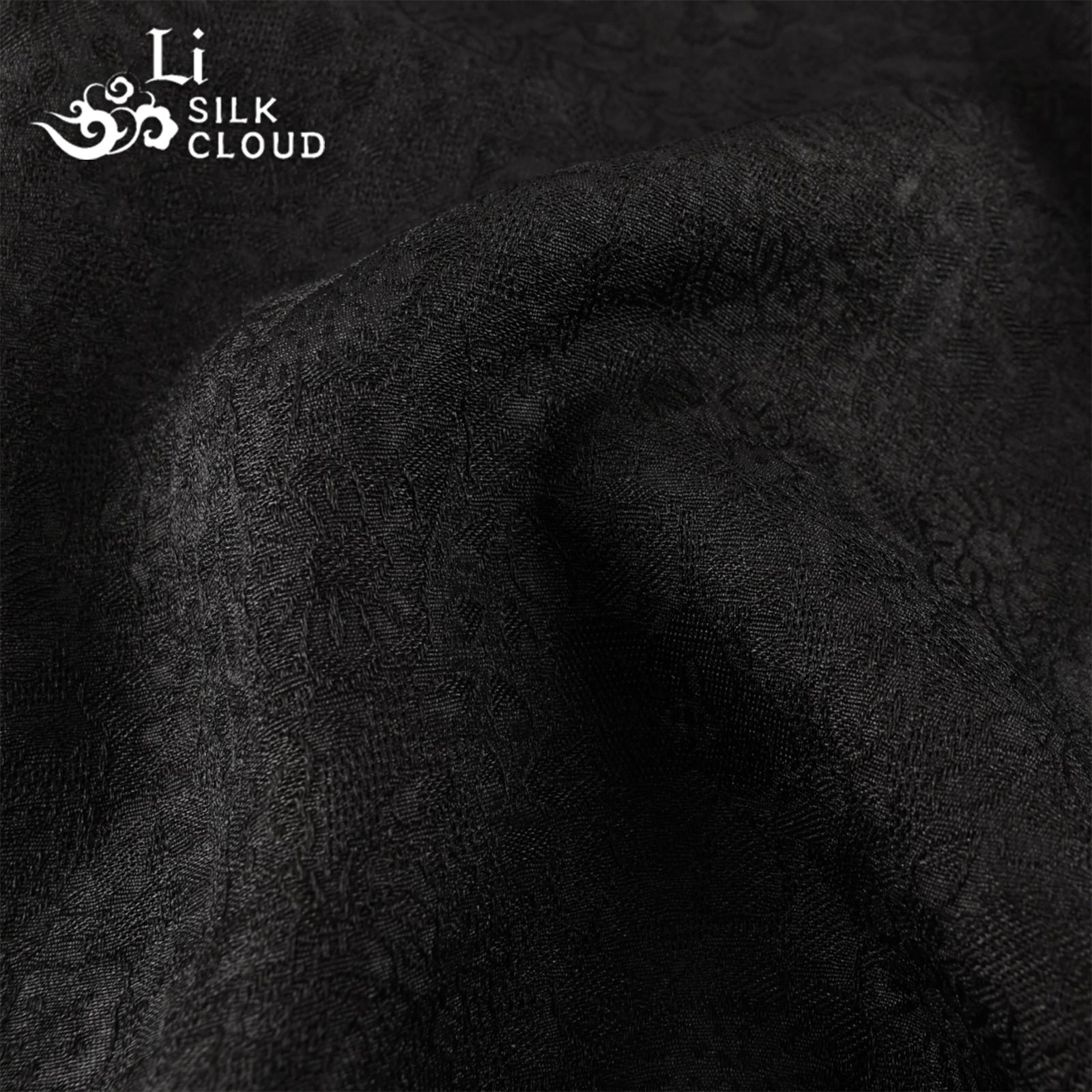 Mature-style dress · slightly revealing the collarbone and decorate the neck   Guangdong Black Pearl GambieredGuangdong Gauze xiangyunsha
