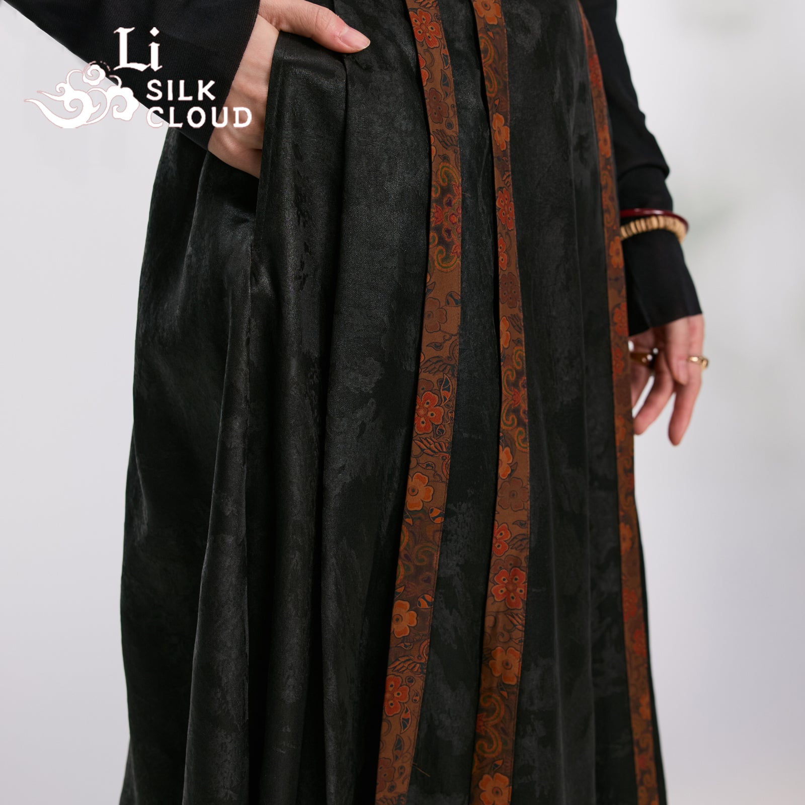WAIST-SHAPING Mamian Skirt Xiangyunsha Chinese style Slim Cut & HIDDEN POCKETS |Artistic Print   Modemn HanfuRevolution Guangdong Black Pear Gambiered GuangdongGauze xiangyunsha