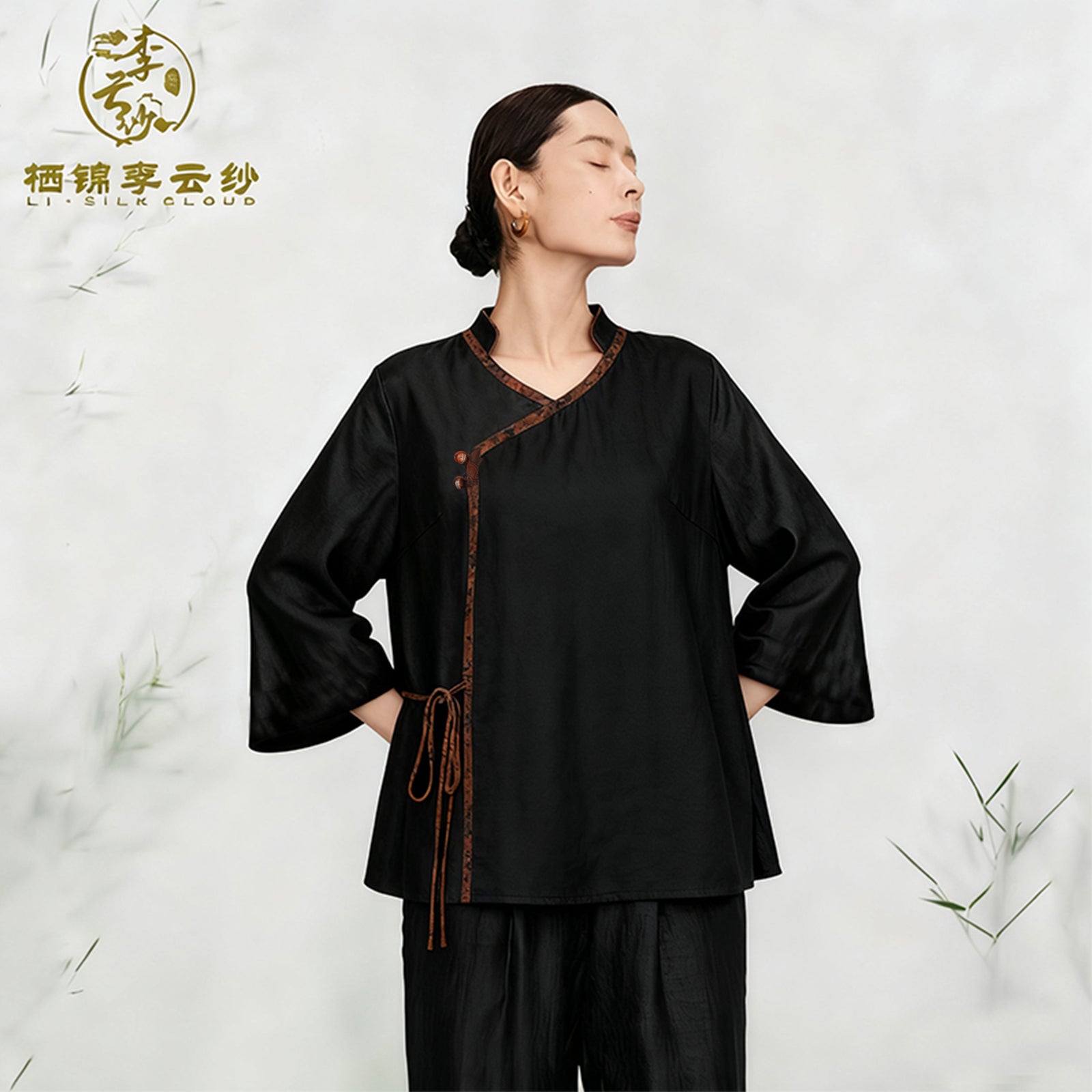 Xiangyunsha Retro Top . handmade buttonhole Soft and breathable   Guangdong Black Pearl Gambiered GuangdongGauze xiangyunsha