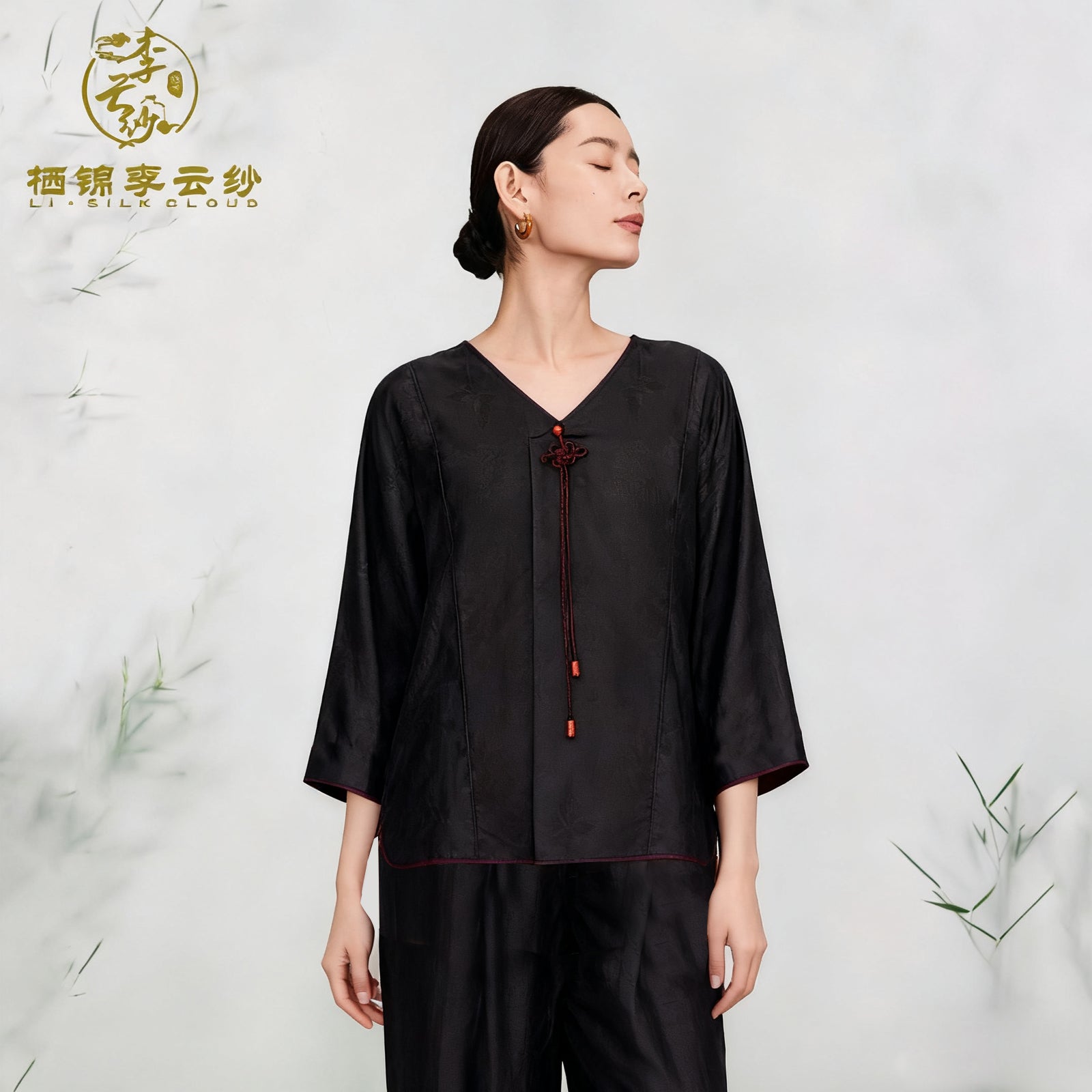 Xiangyunsha Chinese-style top · Handmade rope knotembellishment . Luxury Series  Guangdong Black Pearl Gambiered Guangdong Gauze xiangyunsha