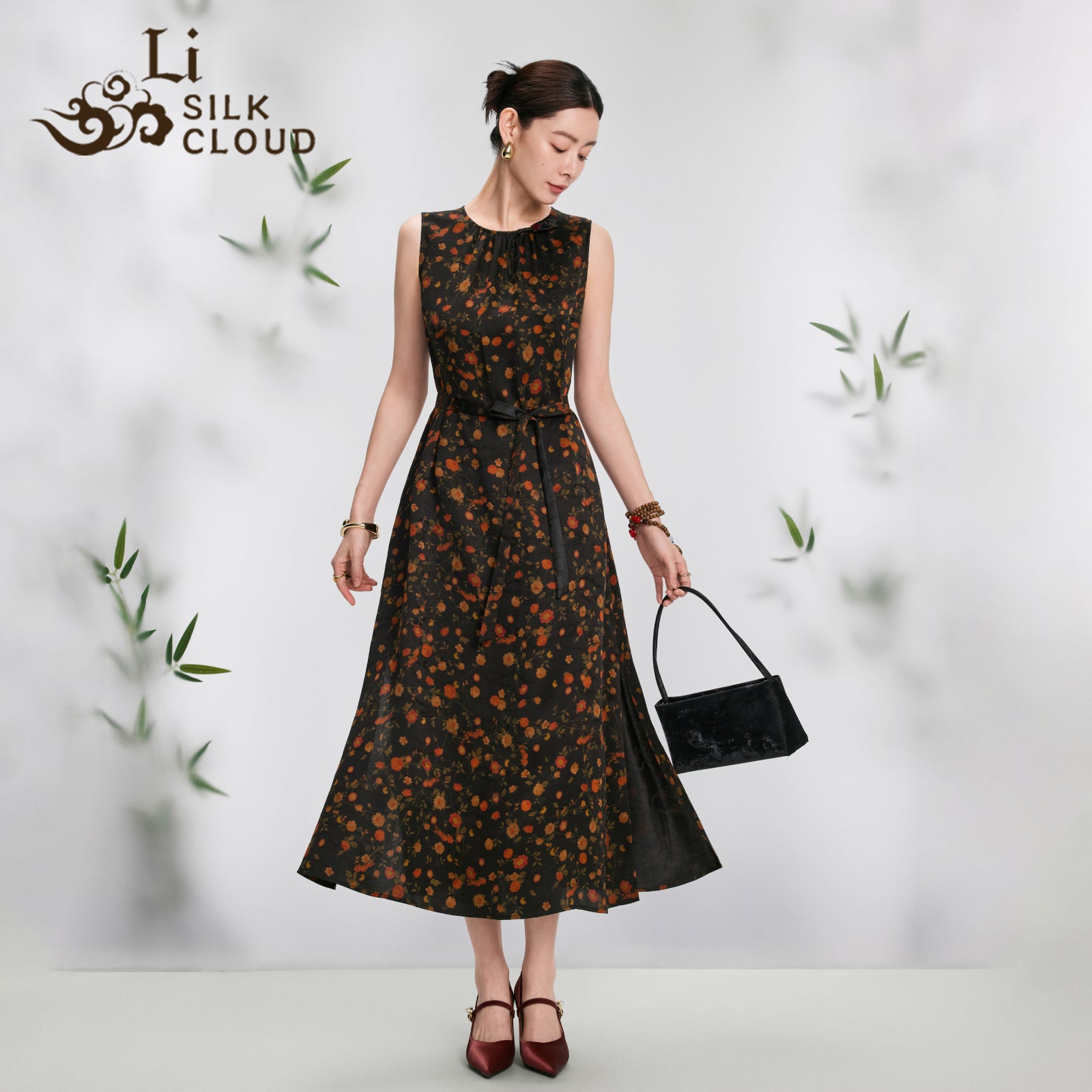 Dress，Skin-Friendly Silk Fabric, Ditsy Floral Patterns, Elegant Guangdong Black Pearl Gambiered Guangdong Gauze xiangyunsha