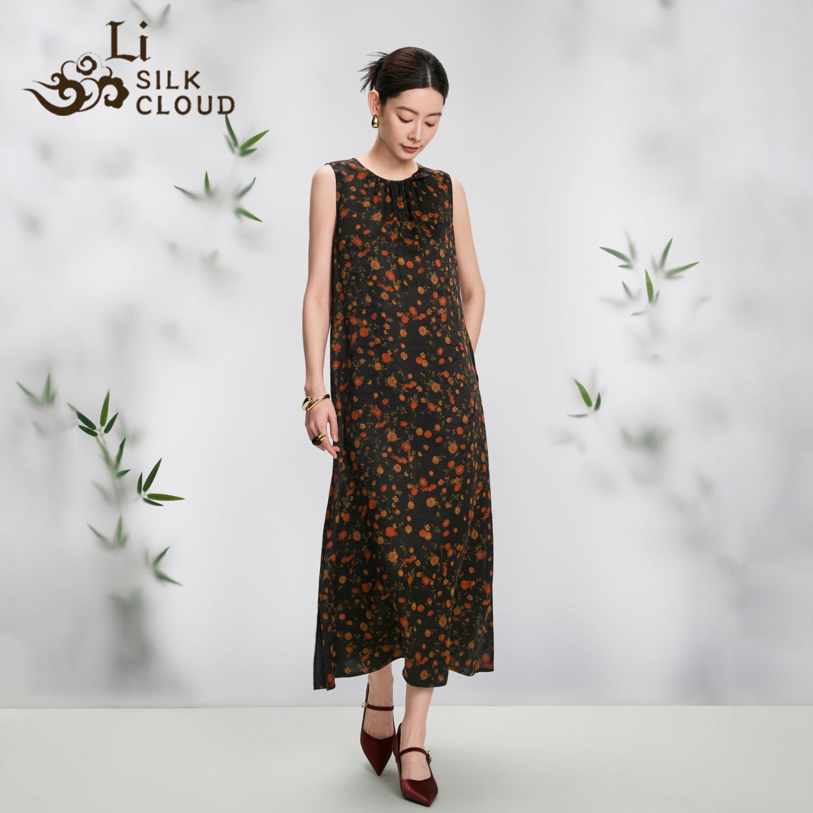 Dress，Skin-Friendly Silk Fabric, Ditsy Floral Patterns, Elegant Guangdong Black Pearl Gambiered Guangdong Gauze xiangyunsha
