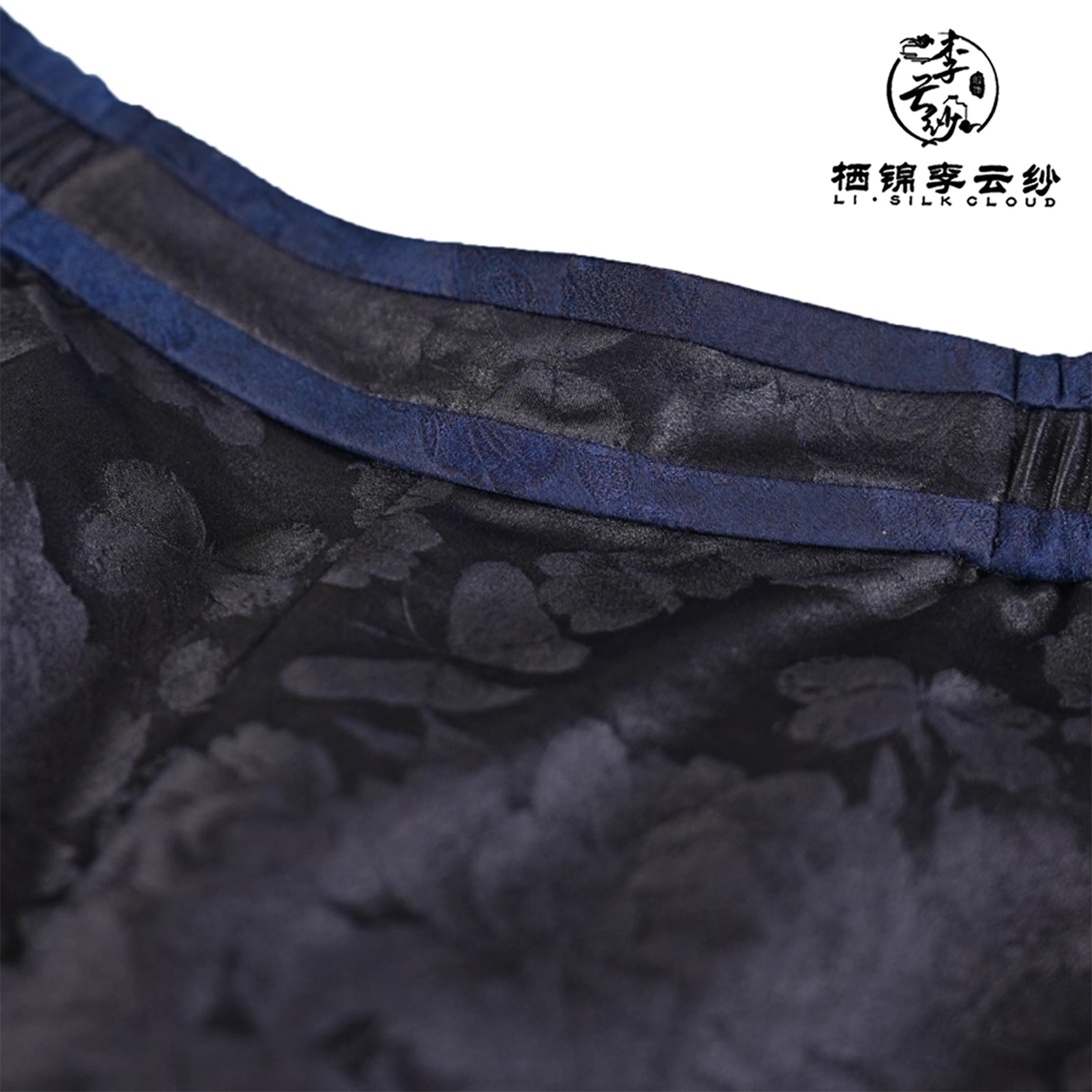 Black classic trousers Xiangyunsha fabric slightly drooping Guangdong Black Pearl Gambiered Guangdong Gauze xiangyunsha