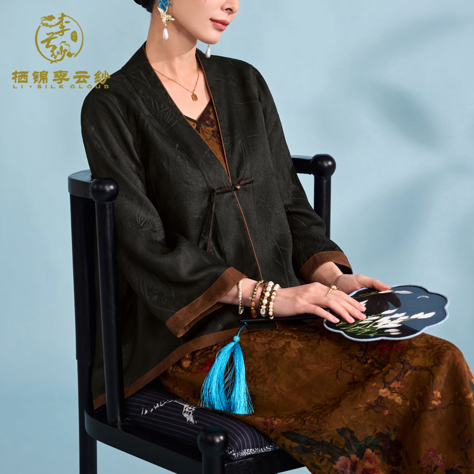 Xiangyunsha Chinese Coat |Traditional Knot Accents |40°Cstill fresh and elegant|Guangdong Black Pearl GambieredGuangdong Gauze xiangyunsha