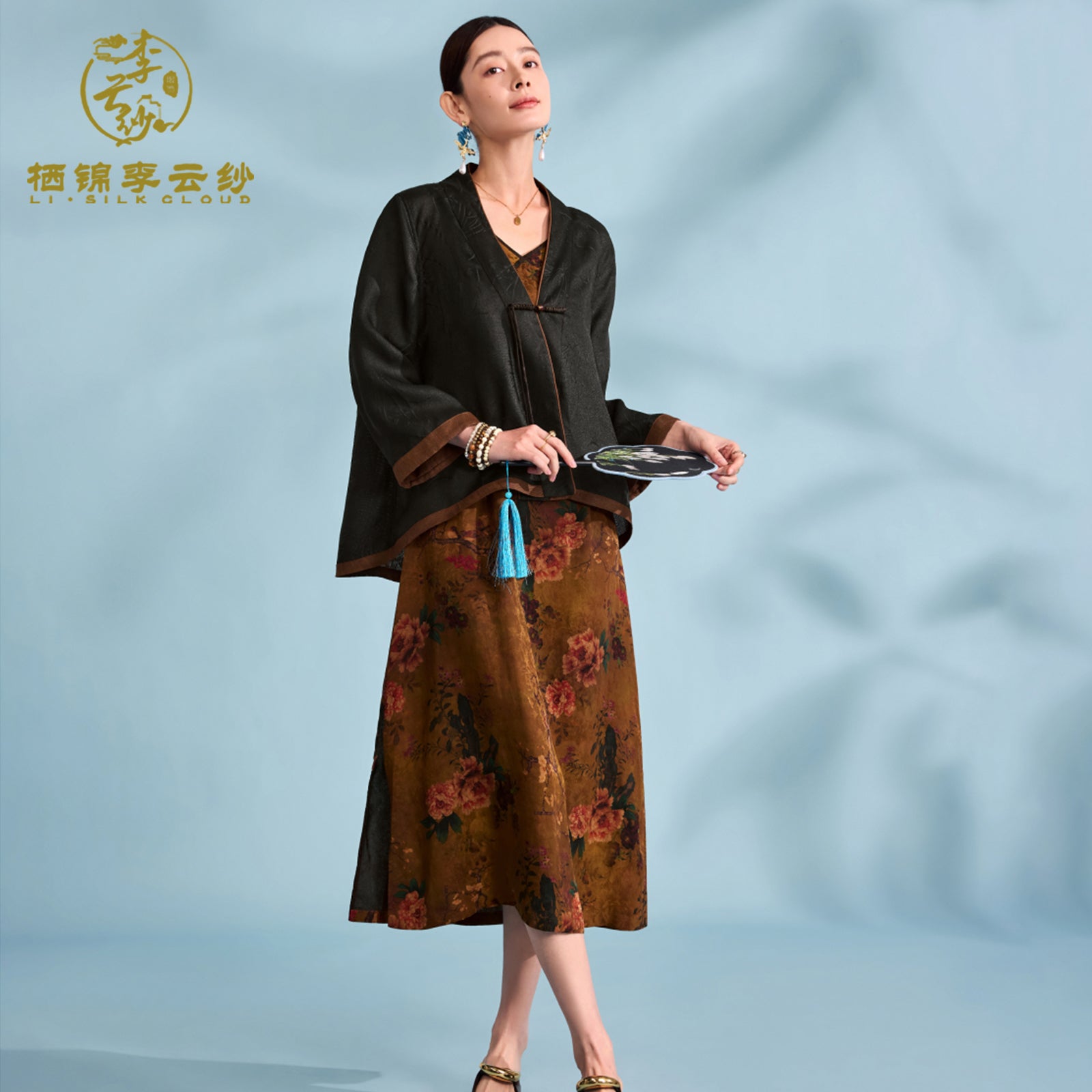 Xiangyunsha Chinese Coat |Traditional Knot Accents |40°Cstill fresh and elegant|Guangdong Black Pearl GambieredGuangdong Gauze xiangyunsha