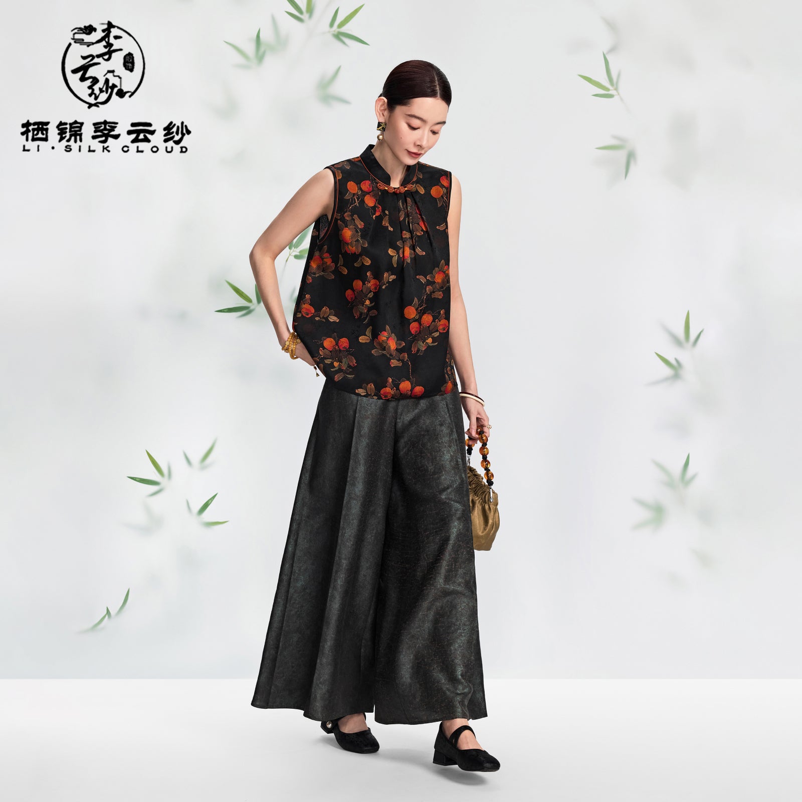 Stand-Collar Vest - 100% Mulberry Silk, Traditional Oriental Sleevel Guangdong Black Pearl Gambiered Guangdong Gauze xiangyunsha
