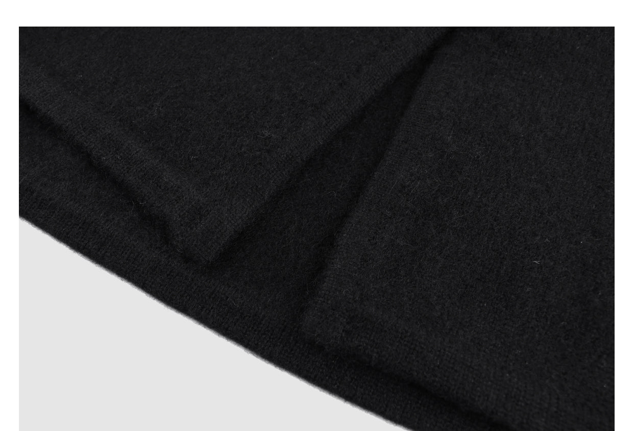 Cashmere Chinese-style coat . Handmade button fastenings. Curved hem Guangdong Black Pearl GambieredGuangdong Gauze xiangyunsha