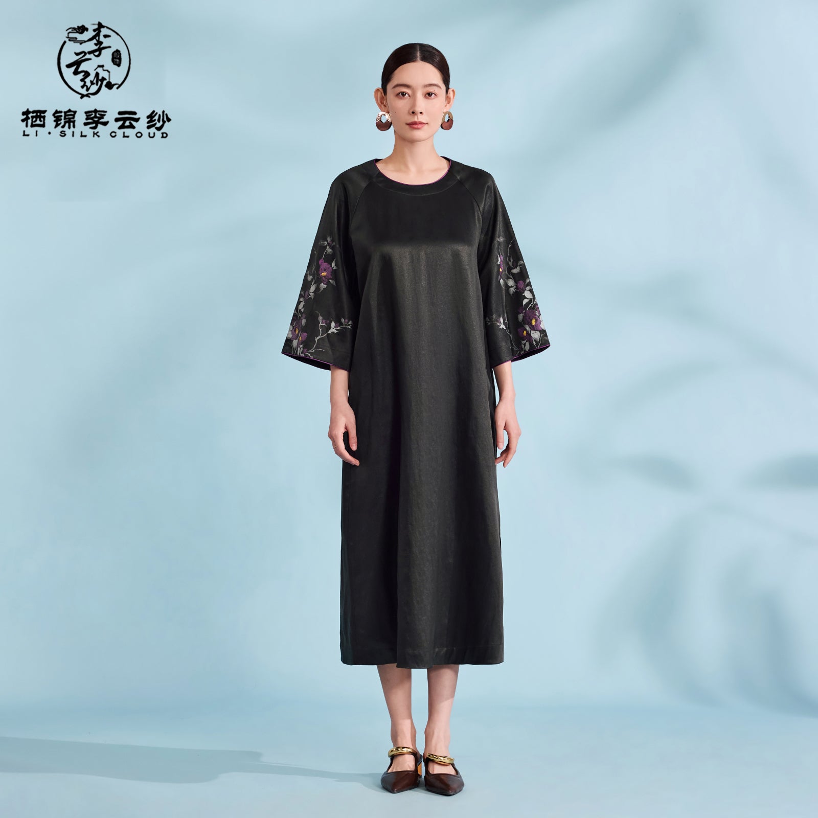 Dress - Skin-Friendly Glossy Silk, Exquisite Embroidery Patterns Guangdong Black Pearl Gambiered Guangdong Gauze xiangyunsha