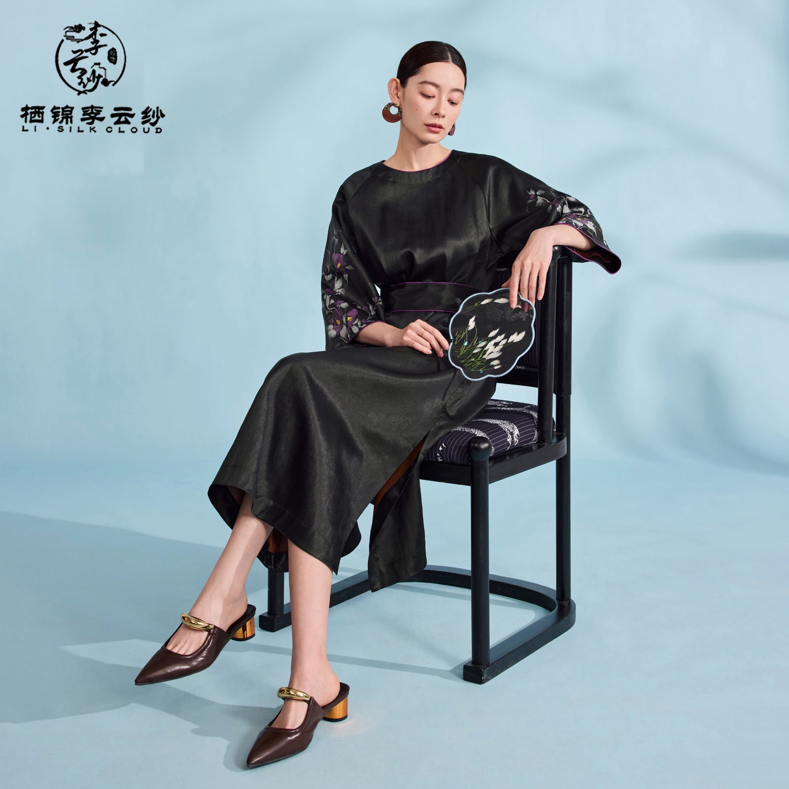 Dress - Skin-Friendly Glossy Silk, Exquisite Embroidery Patterns Guangdong Black Pearl Gambiered Guangdong Gauze xiangyunsha