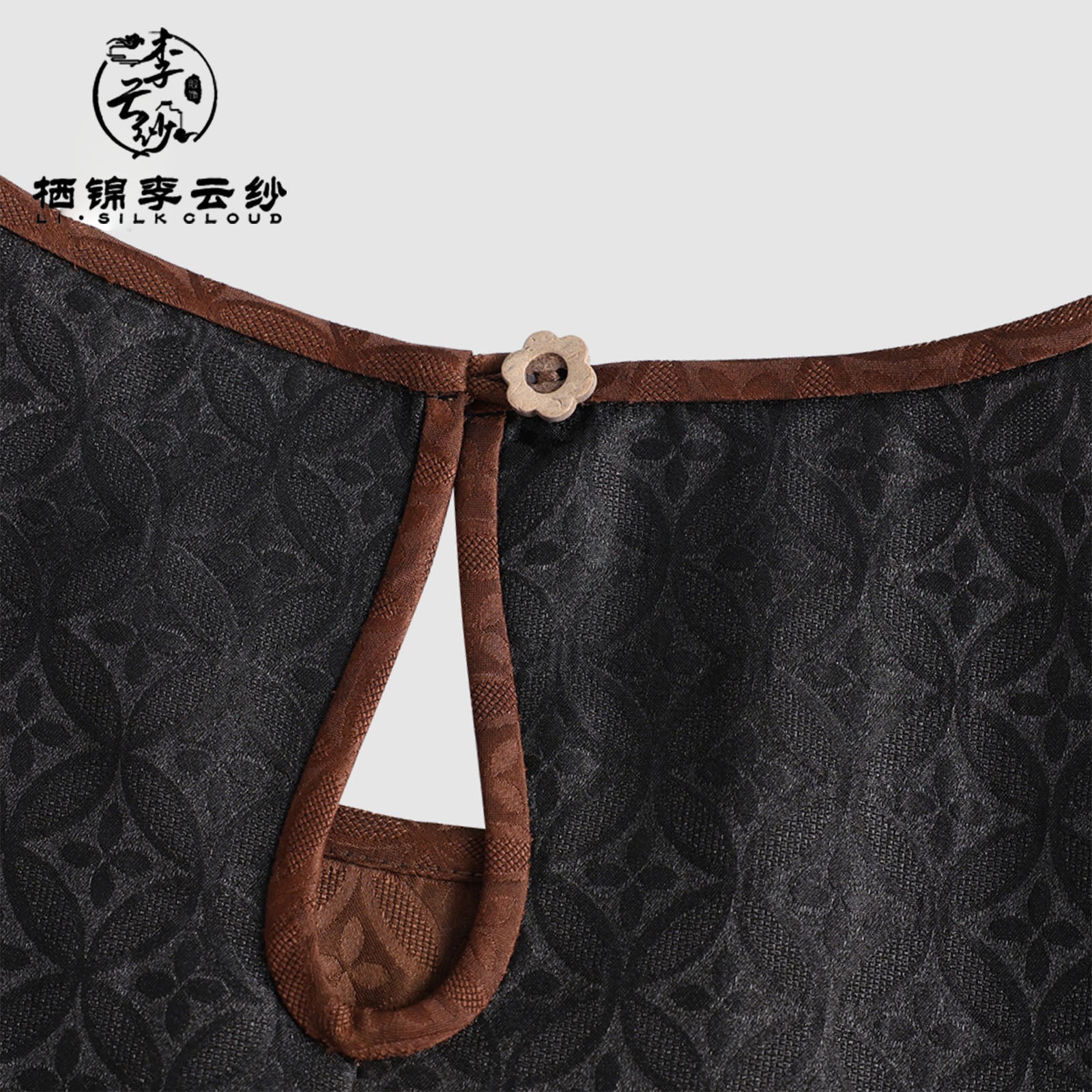 Xiangyunsha casual Top | Silent Black Micro-silhouette tailoring Guangdong Black Pearl Gambiered Guangdong Gauze xiangyunsha