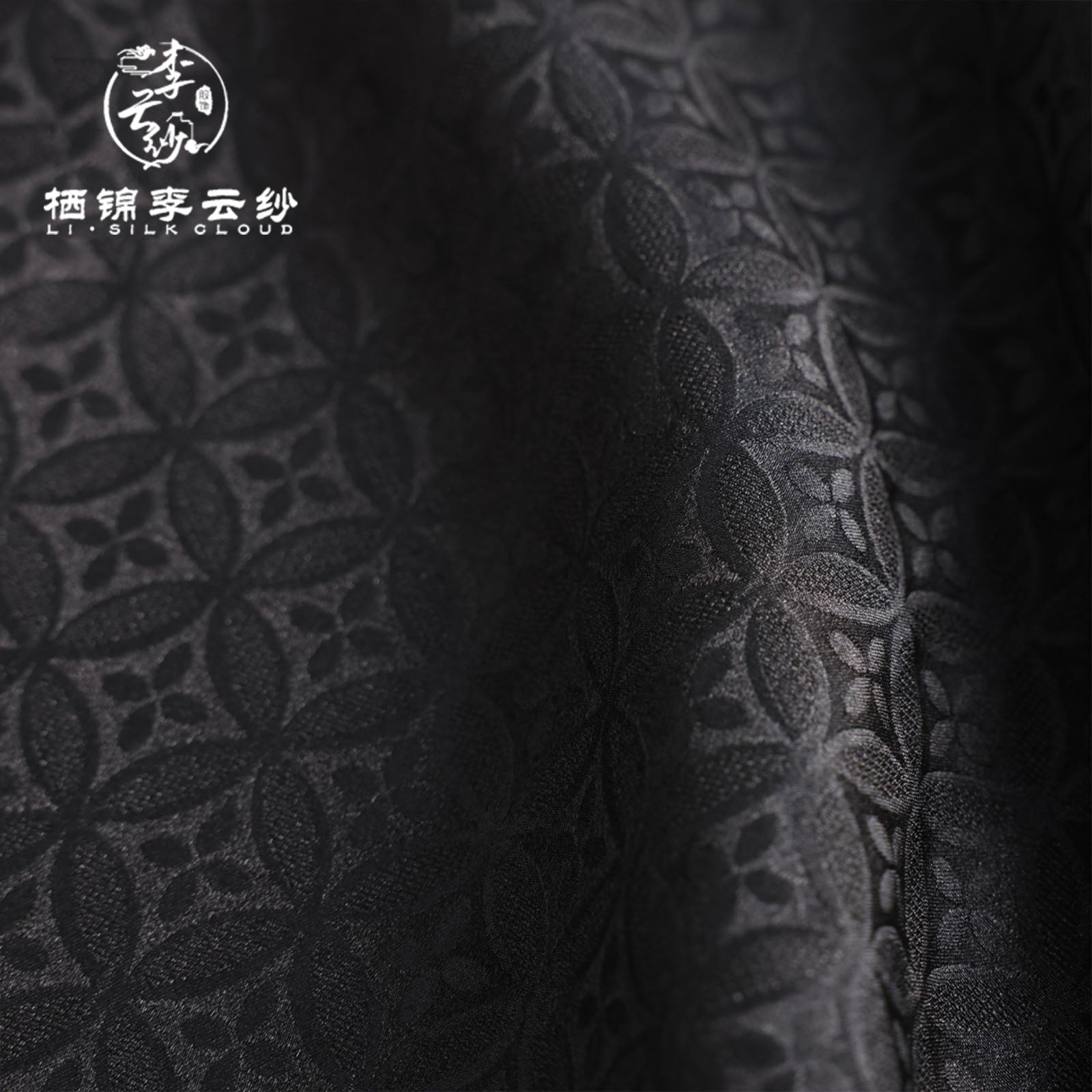 Xiangyunsha casual Top | Silent Black Micro-silhouette tailoring Guangdong Black Pearl Gambiered Guangdong Gauze xiangyunsha