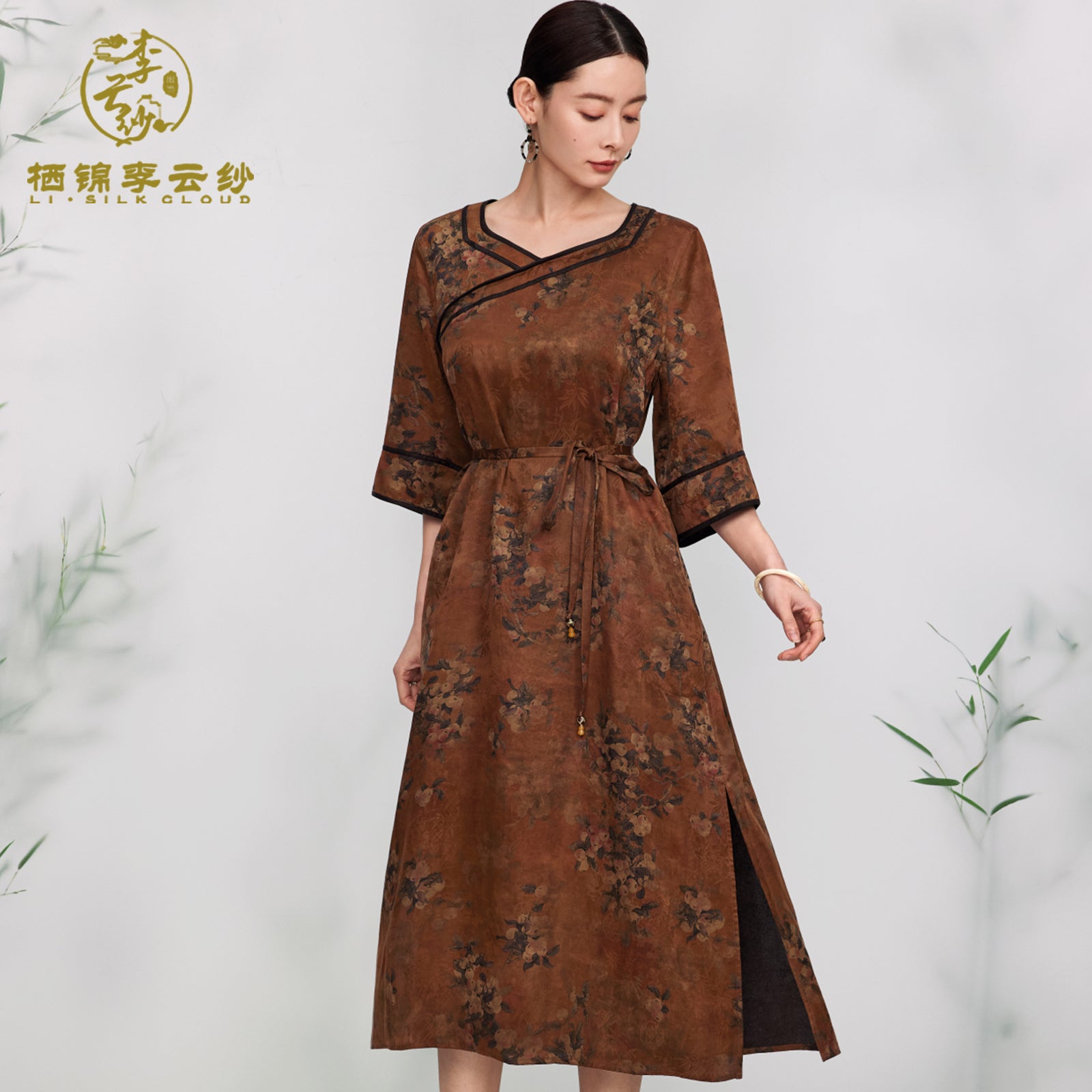 Dress - Chinese Classic Style with Vintage Prints, Authentic Silk Fabric Guangdong Gauze xiangyunsha
