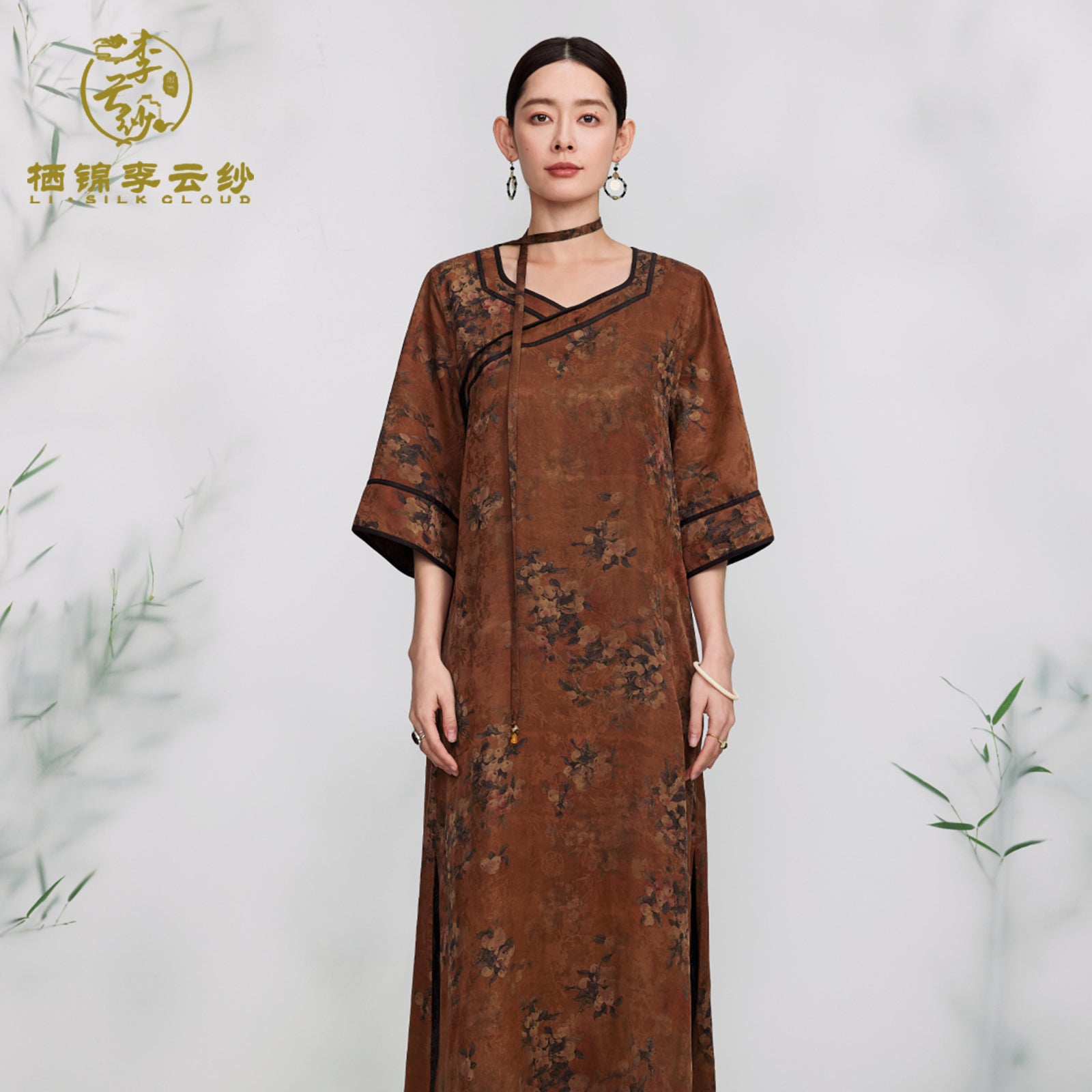 Dress - Chinese Classic Style with Vintage Prints, Authentic Silk Fabric Guangdong Gauze xiangyunsha