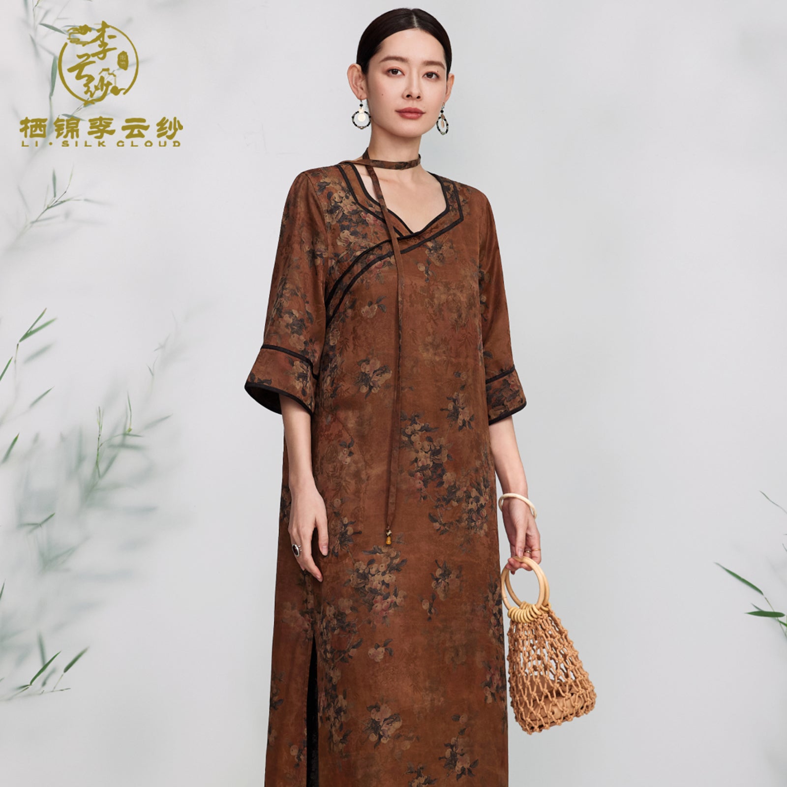 Dress - Chinese Classic Style with Vintage Prints, Authentic Silk Fabric Guangdong Gauze xiangyunsha