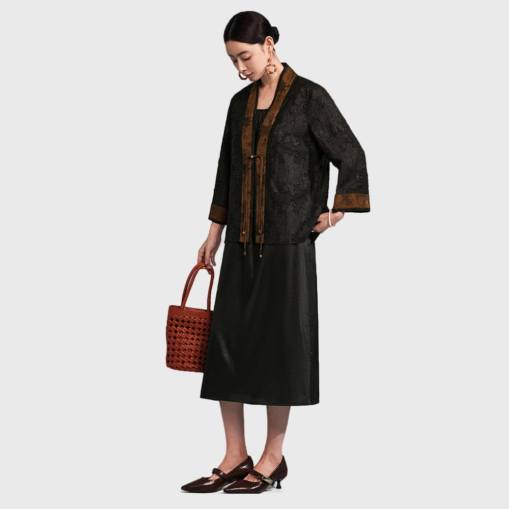Chinese Style Xiangyunsha coat Handmade Silk EmbroideryElegant Oriental Charm Guangdong Black Pearl GambieredGuangdong Gauze xiangyunsha