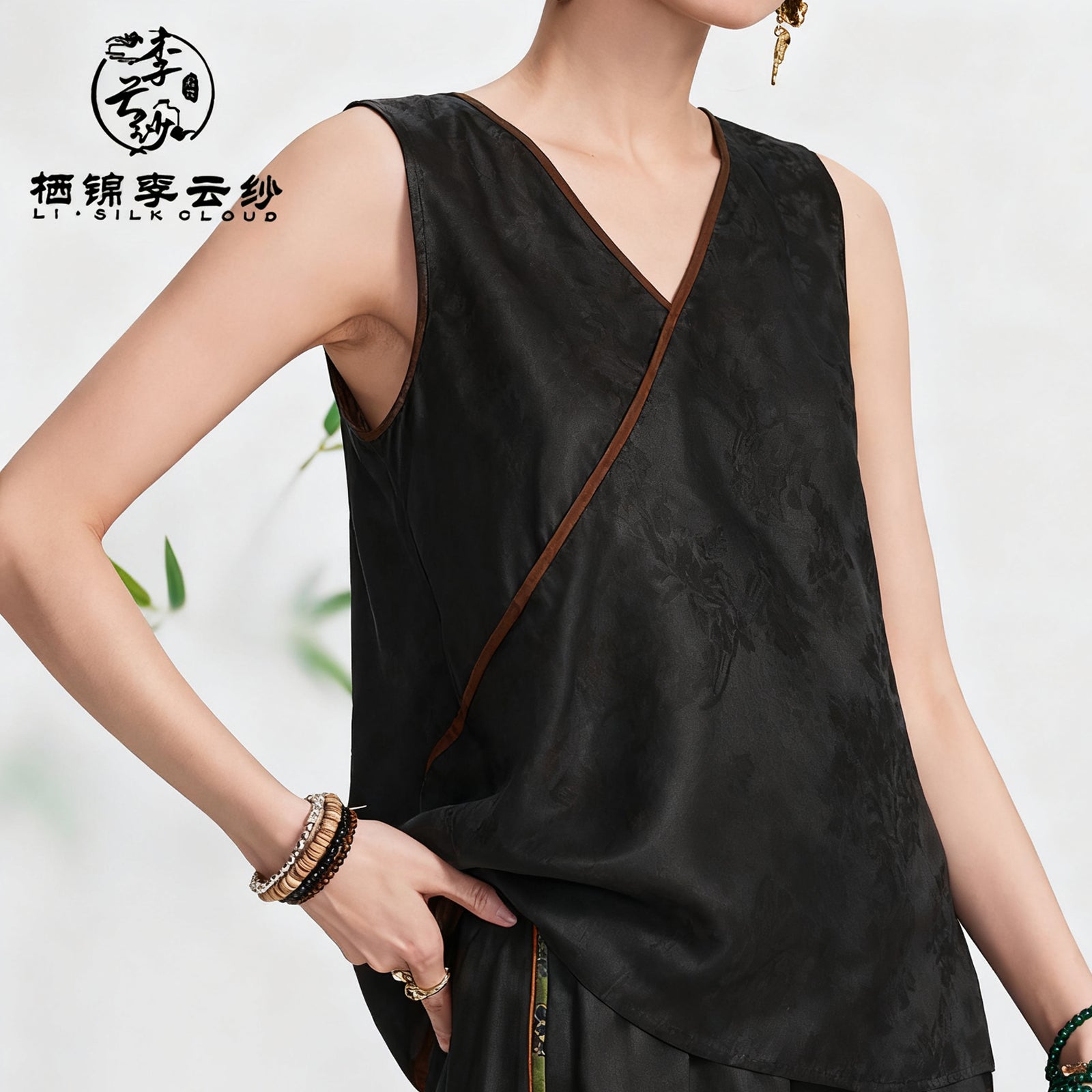 Vest - Glossy Lustrous Fabric, Skin-Friendly Silk, Elegant Oriental Guangdong Black Pearl Gambiered Guangdong Gauze xiangyunsha