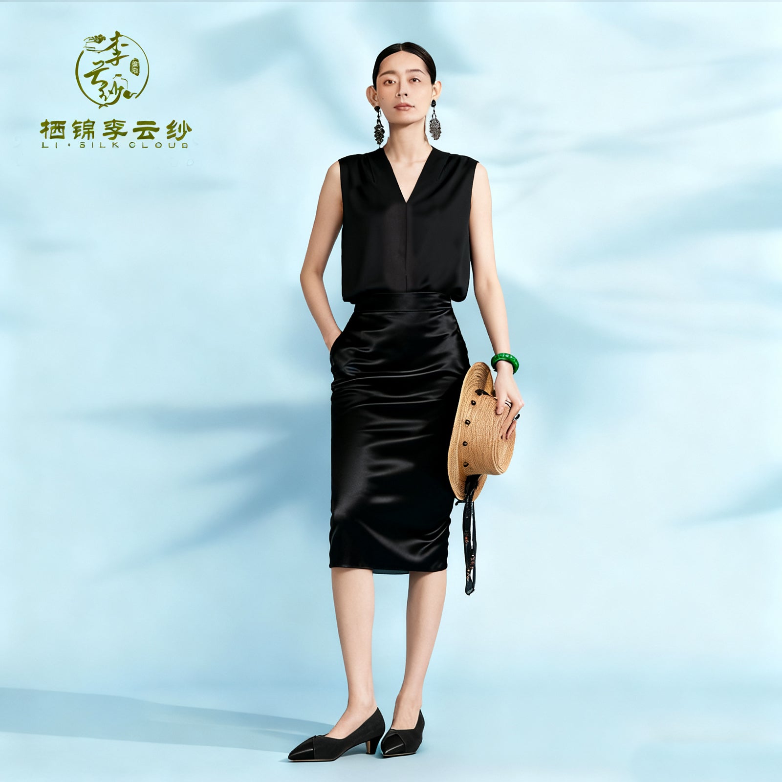 V-Neck Sleeveless Top - Classic Silk Fabric, Stylish Oriental Guangdong Black Pearl Gambiered Guangdong Gauze xiangyunsha